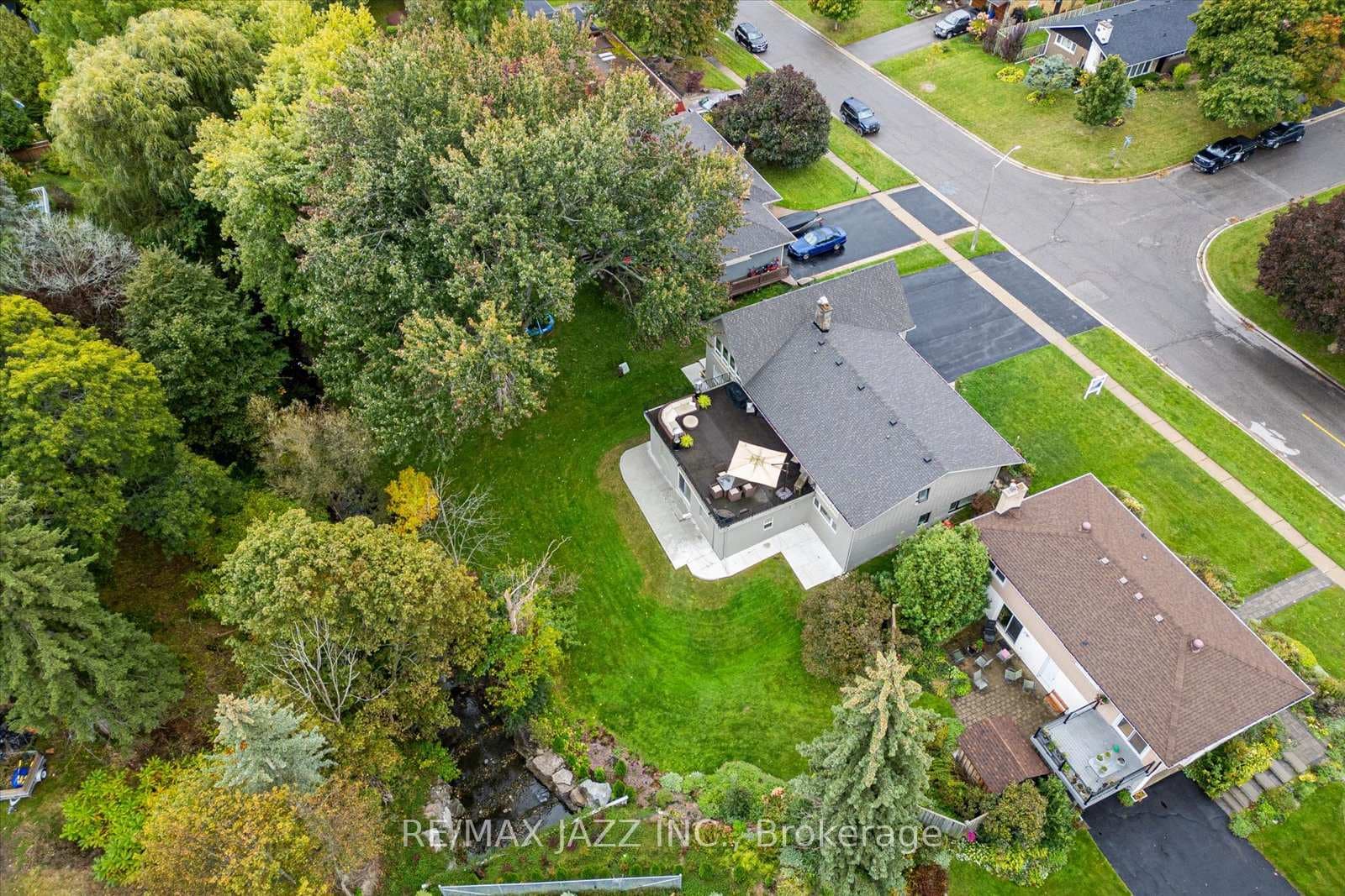 791 Oshawa Boulevard photo 32
