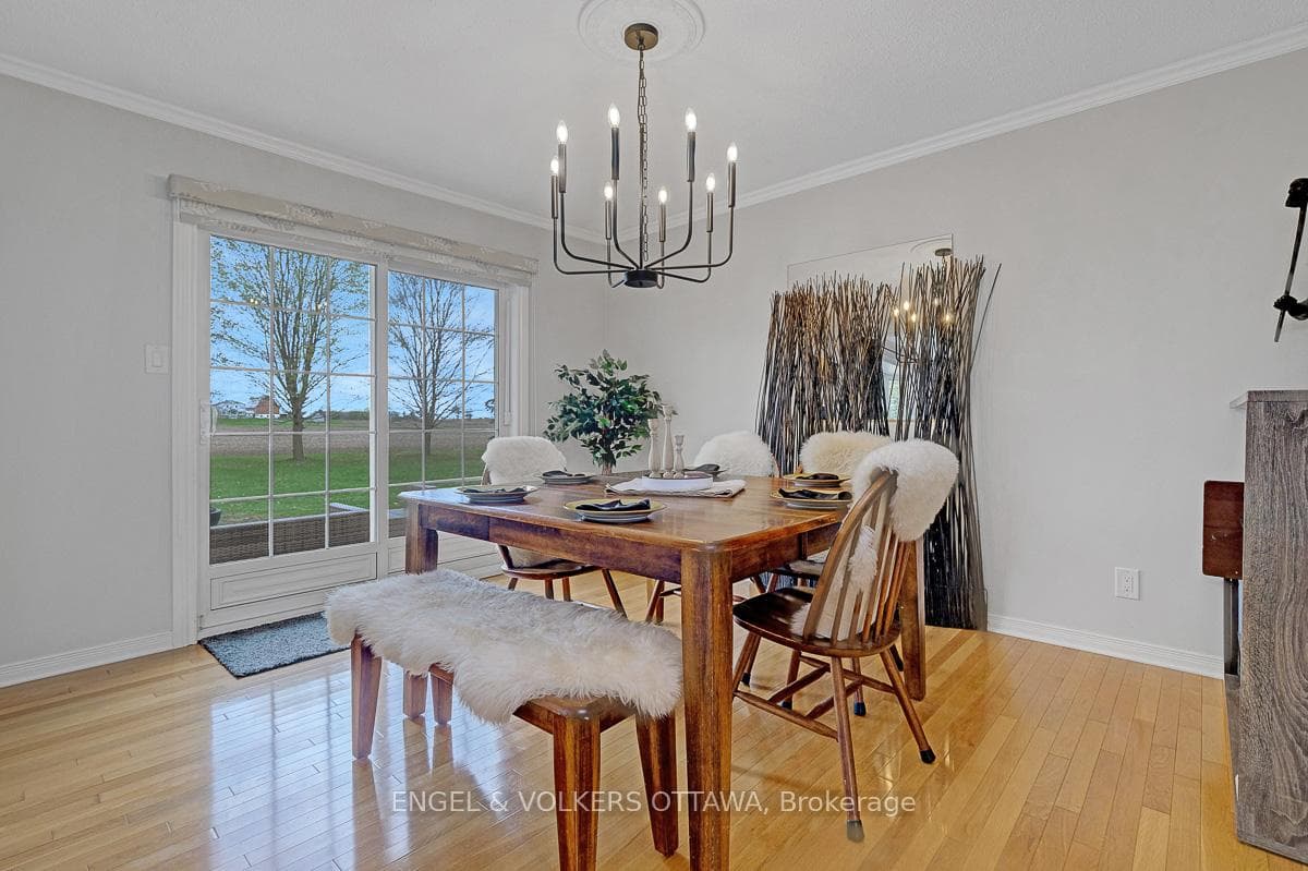 2963 Roger Stevens Drive photo 7