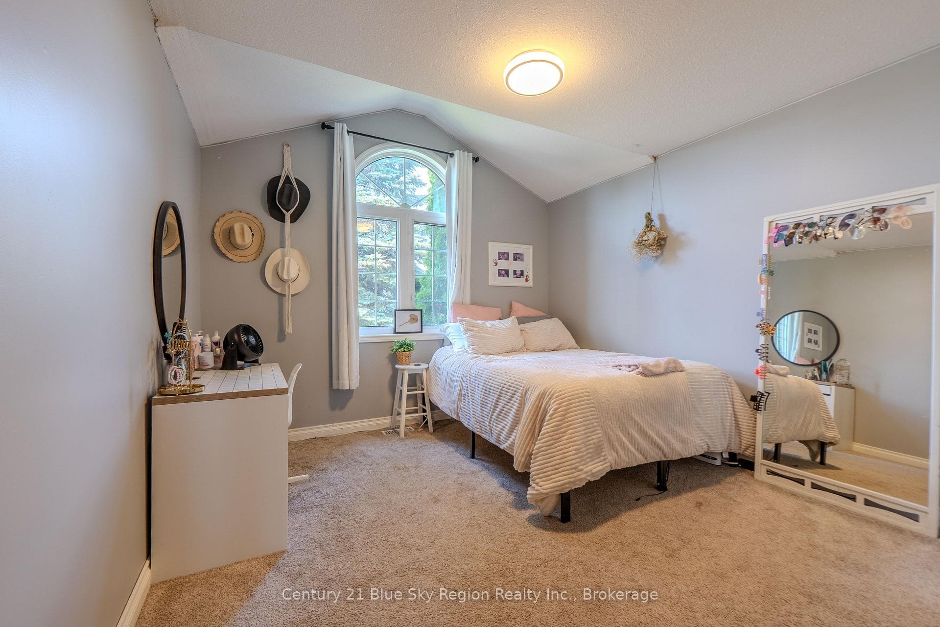 77 Janey Avenue photo 33