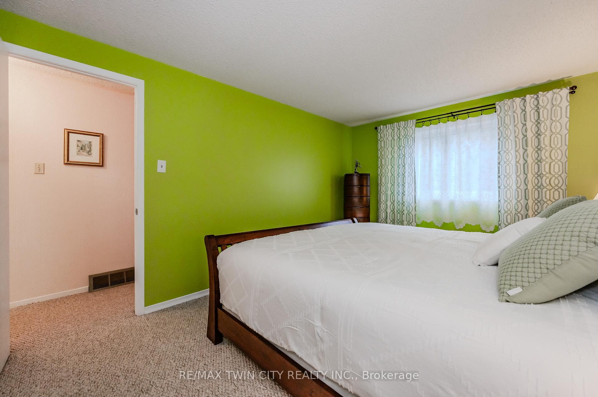131 Herron Place photo 15