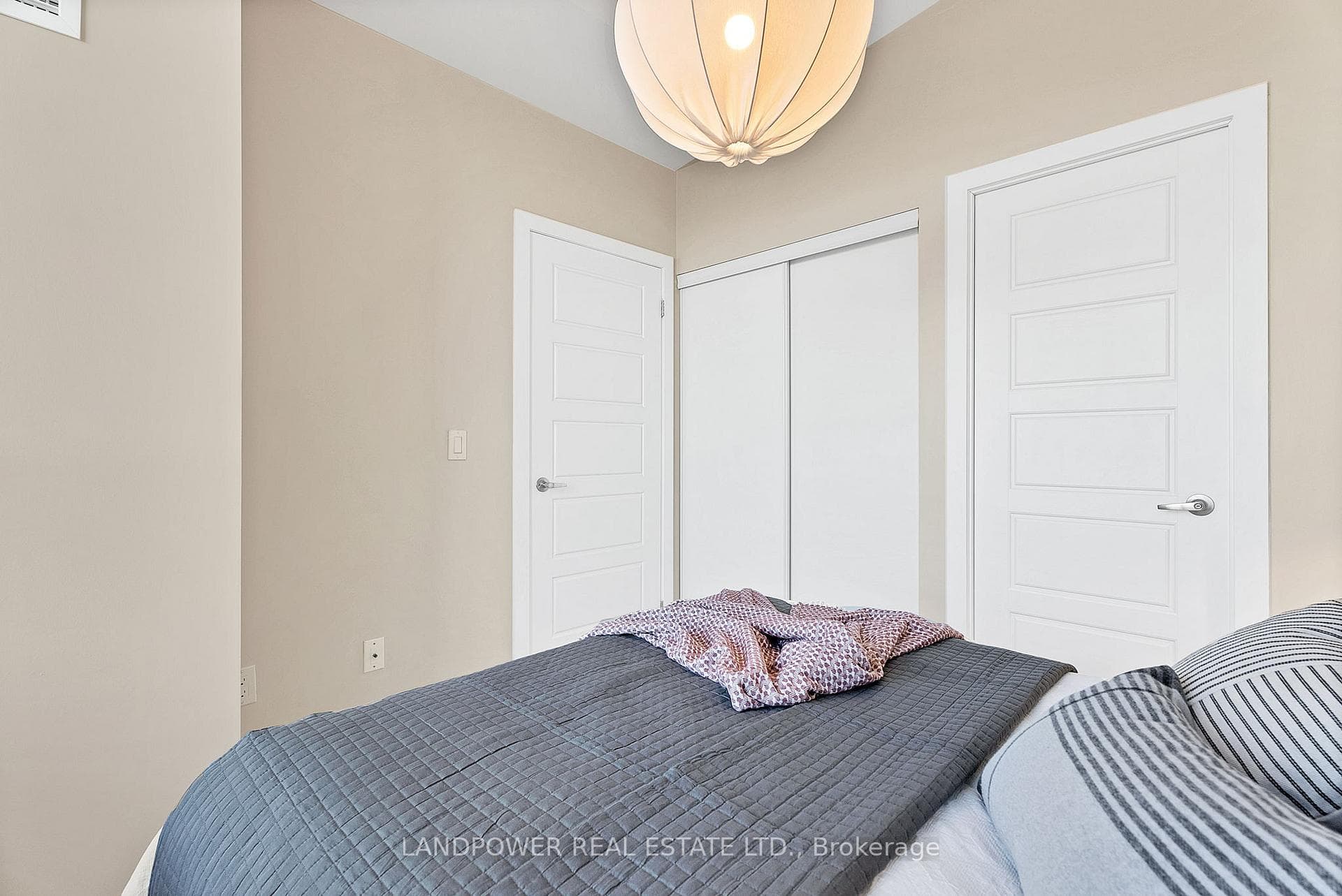 7 Kenaston Gardens Unit 612 photo 21