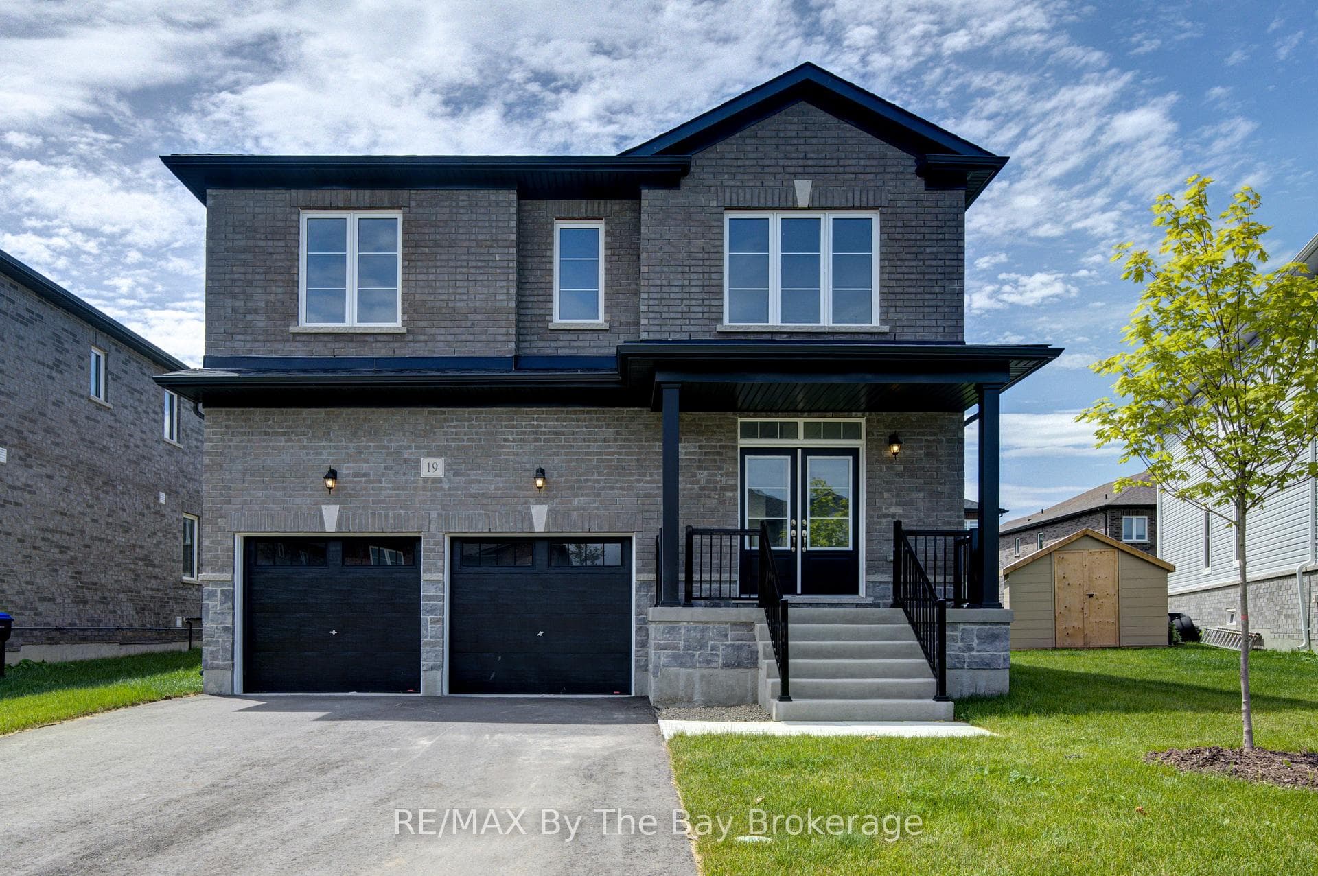 19 Amber Drive photo 1