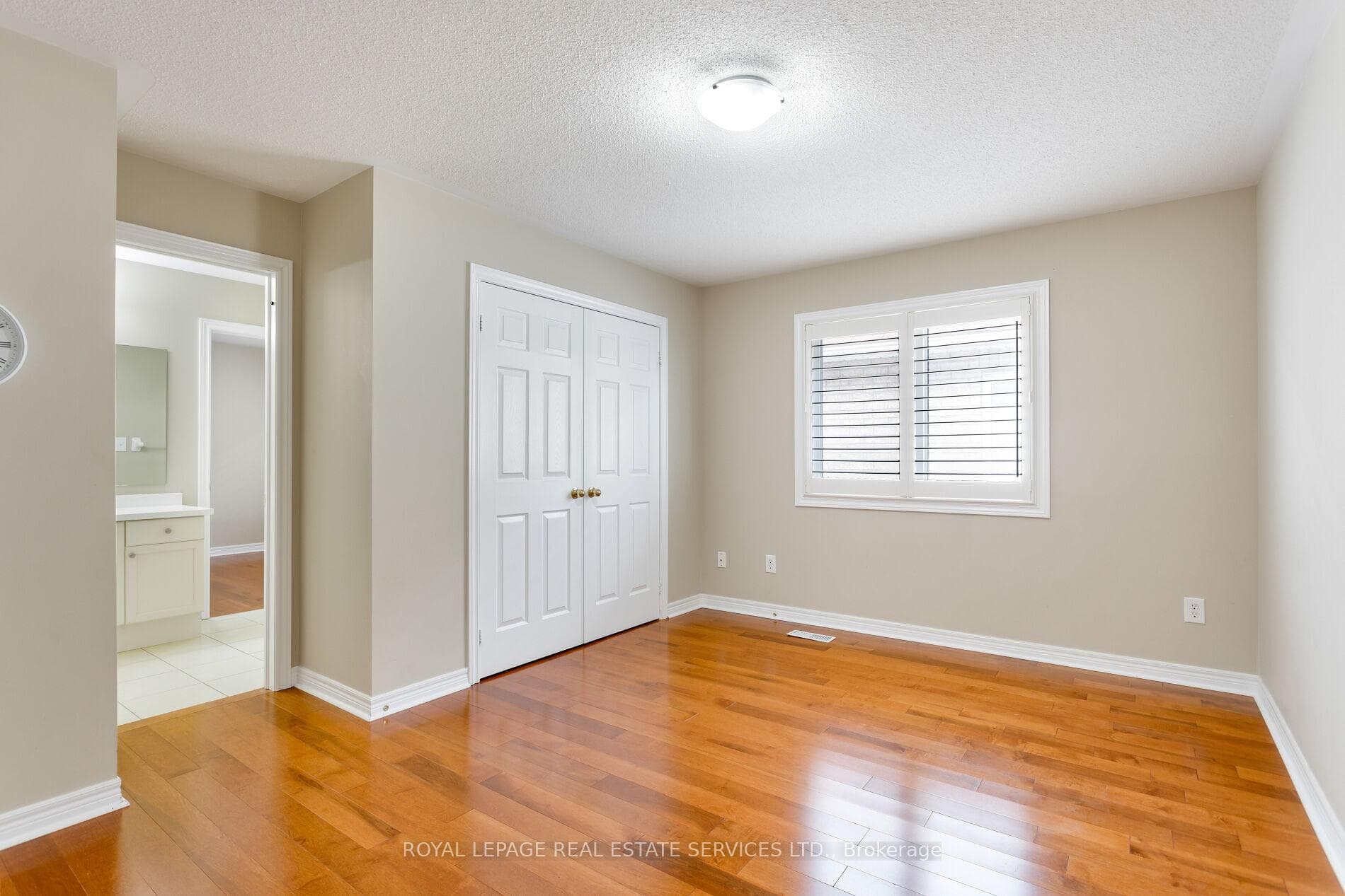 3137 Countess Crescent photo 26