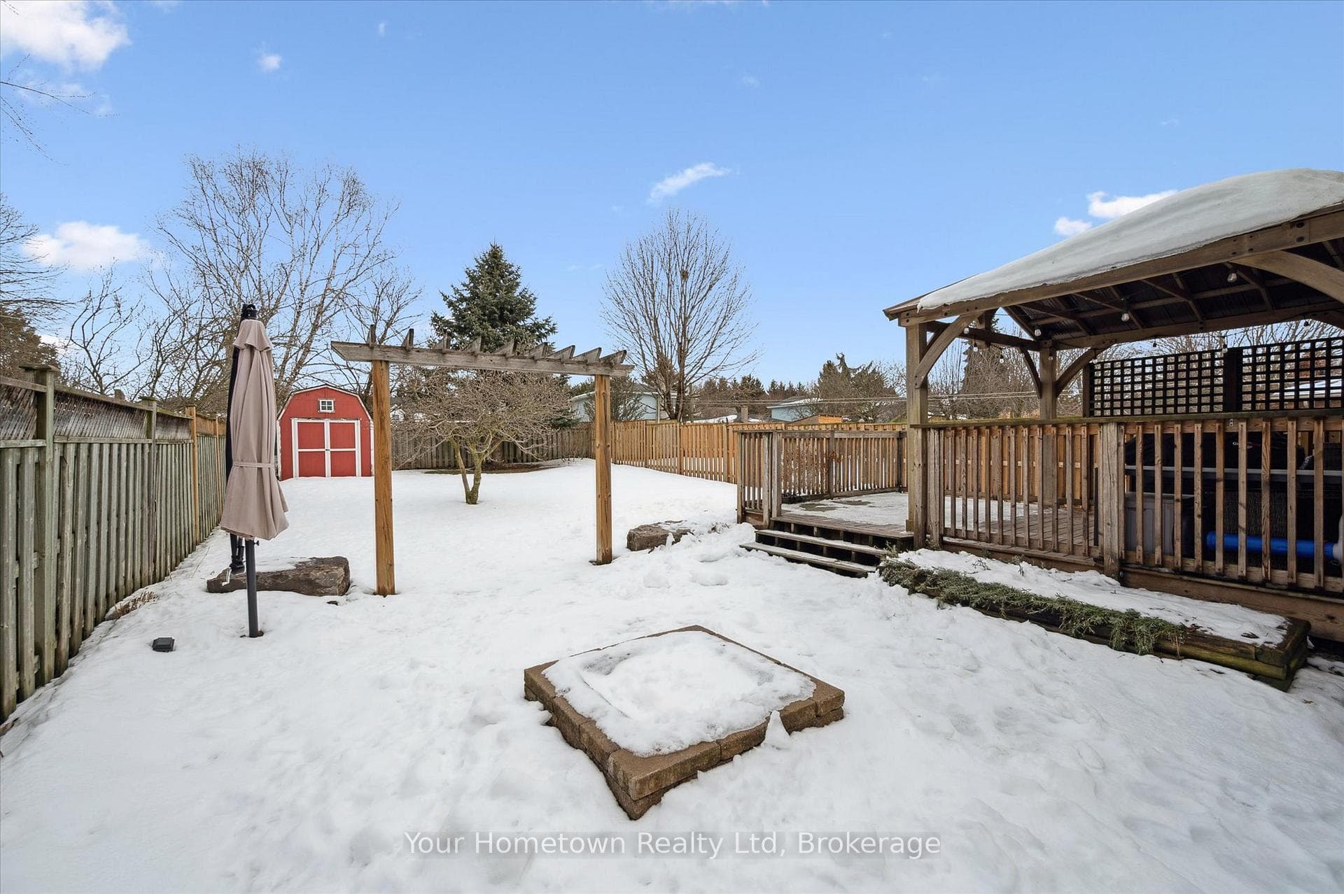 666 Holman Crescent photo 35