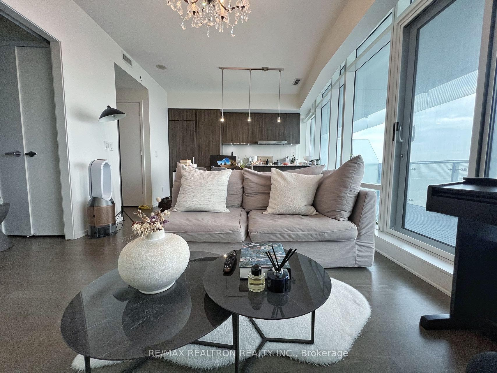 1 Bloor Street Unit 5702 photo 8
