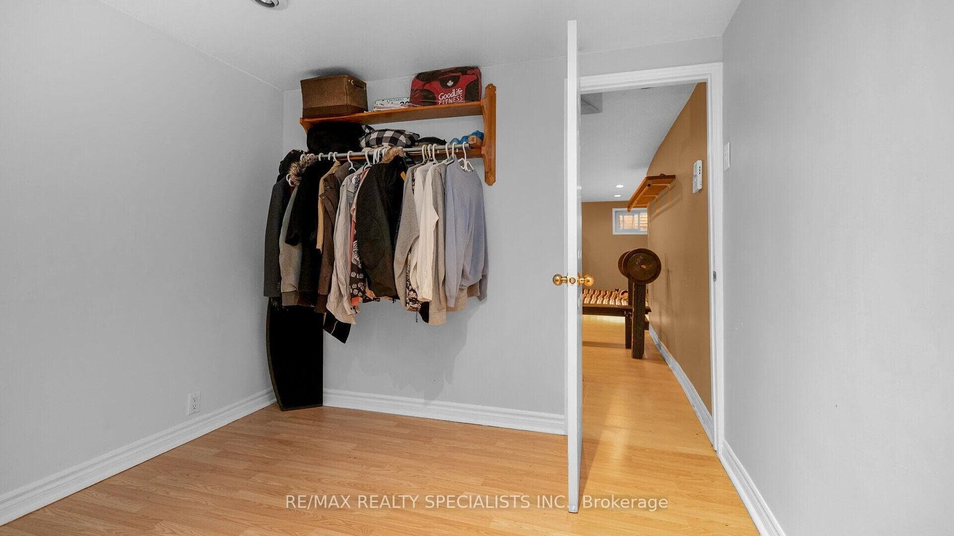 12 Huntington Court photo 34
