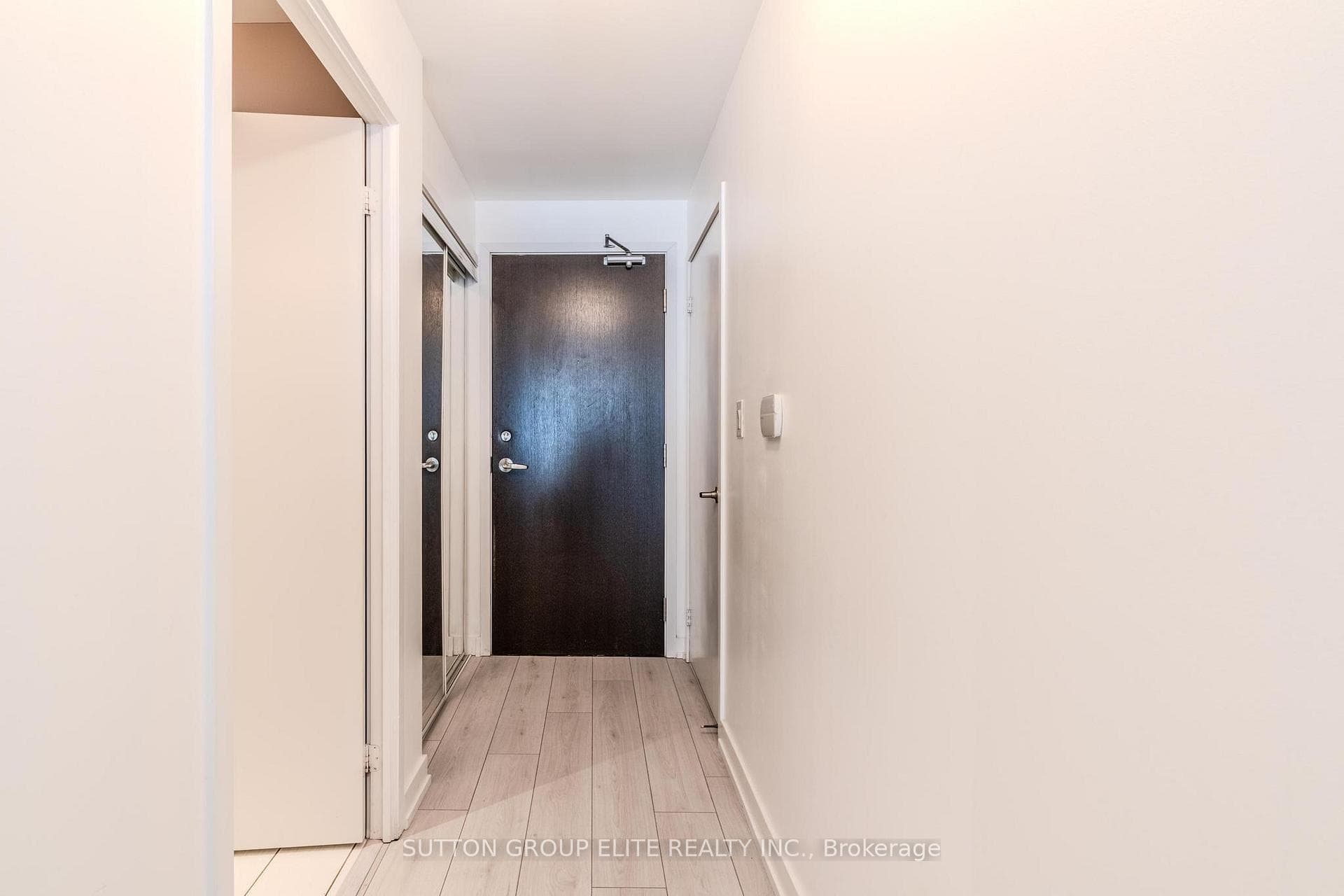 8 Telegram Mews Unit 910 photo 20
