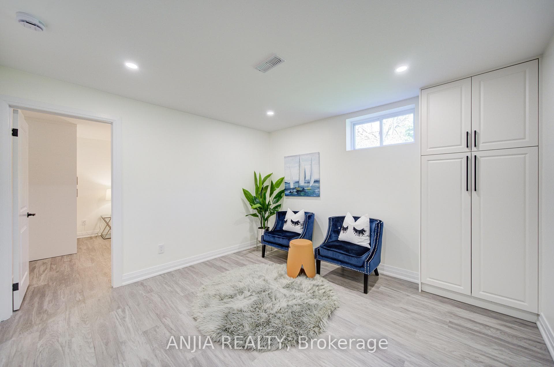 80 Southdale Drive photo 45