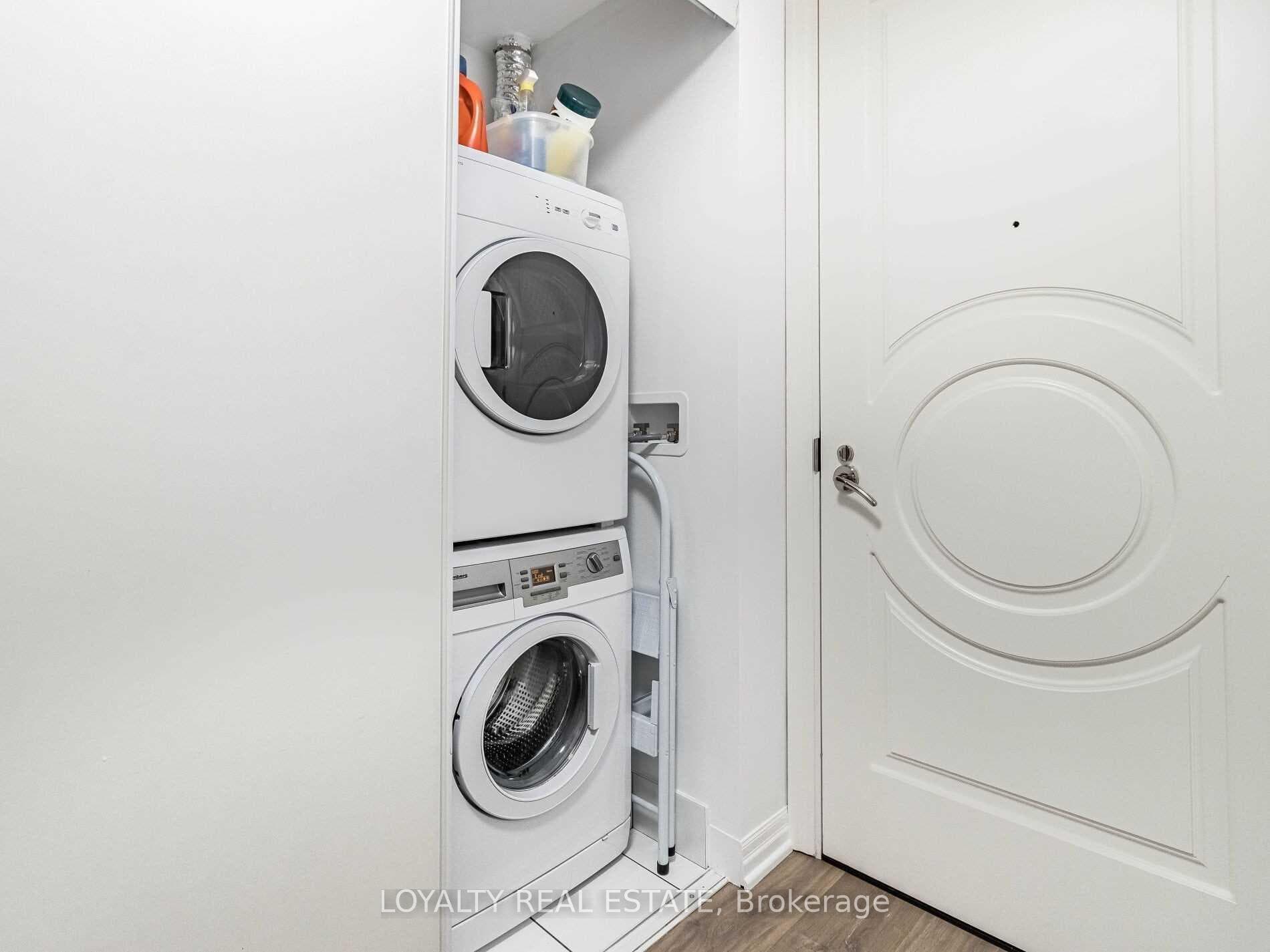 88 Blue Jays Way Unit 1404 photo 22