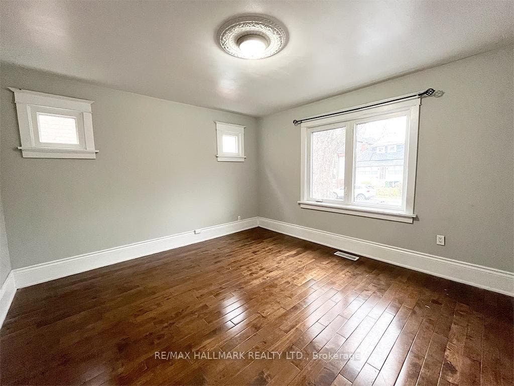 67 Claremore Avenue photo 10