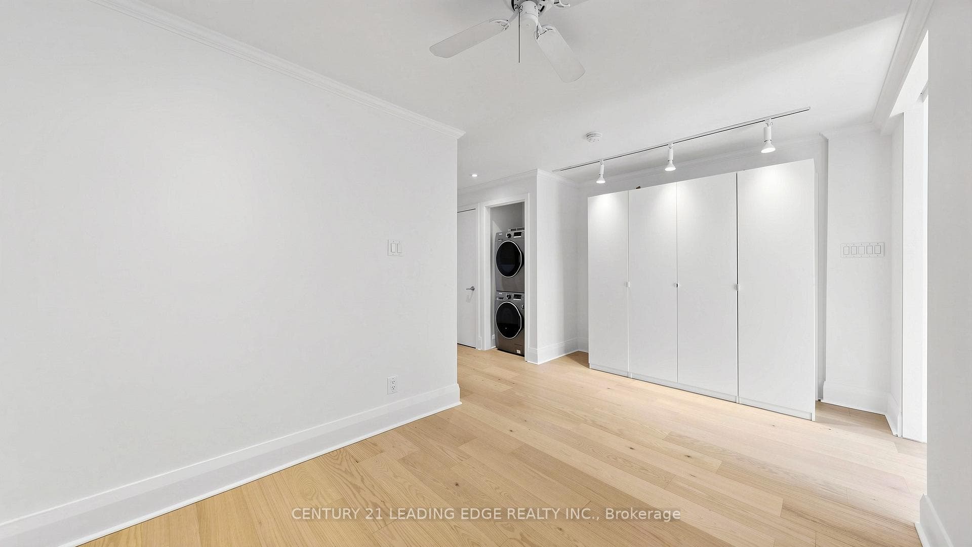 679 WOODBINE Avenue photo 15