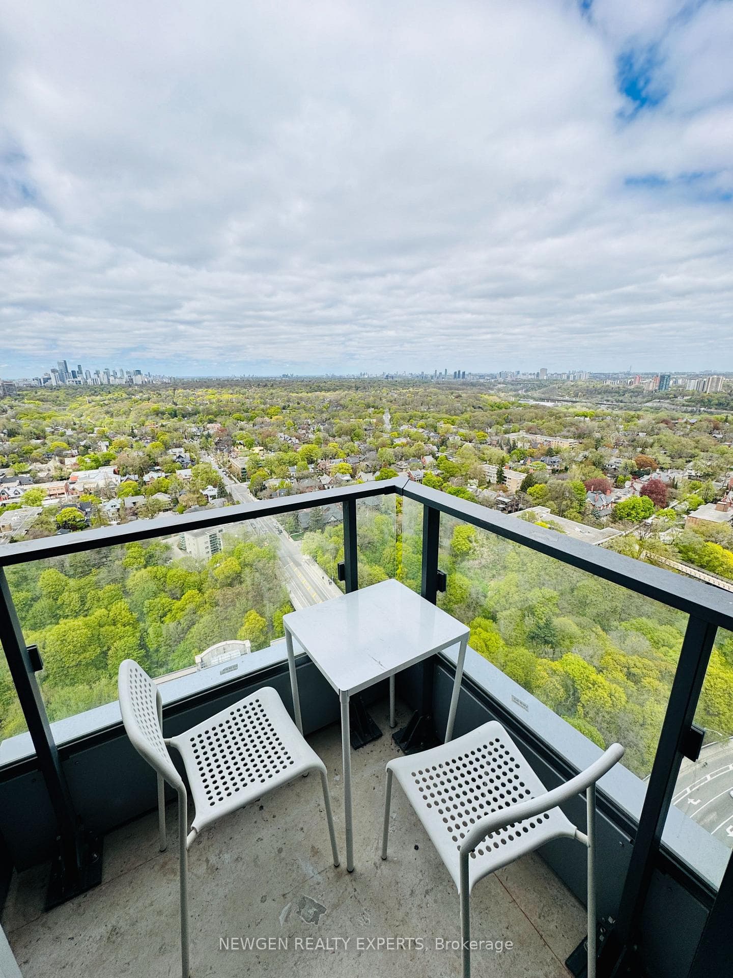 395 Bloor Street Unit 2807 photo 26