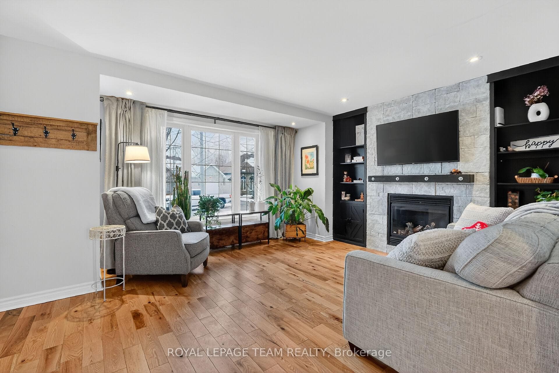 110 Mayer Street photo 4