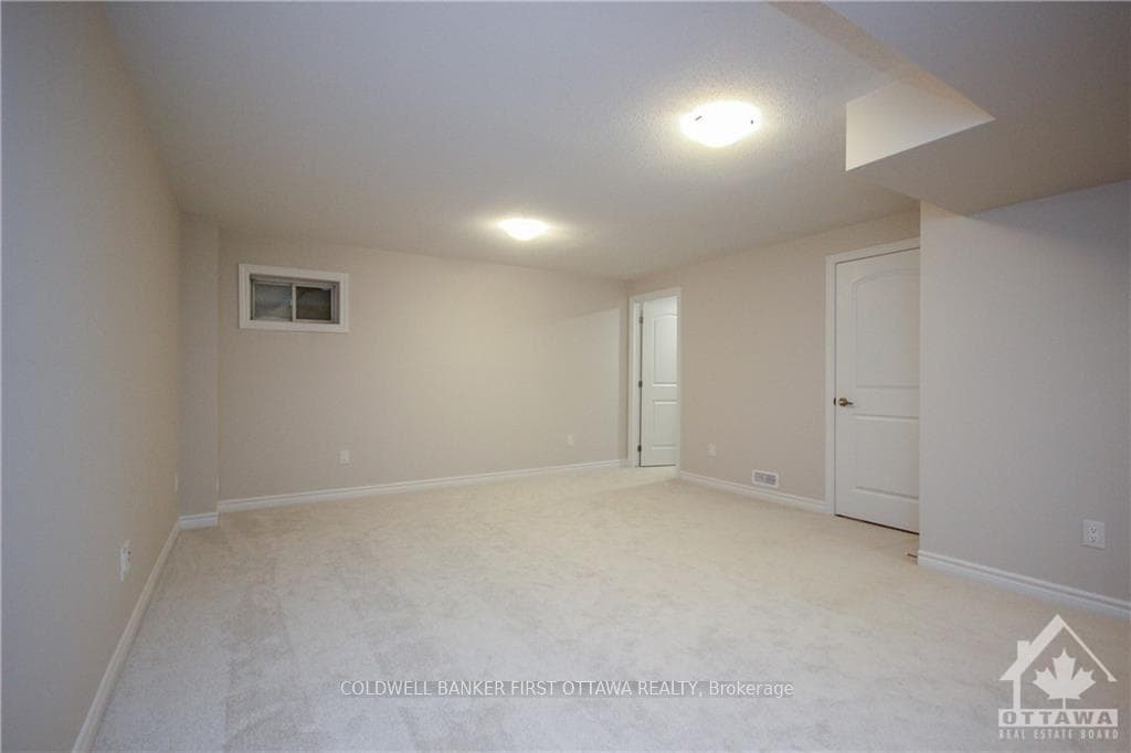 72 FOCALITY Crescent photo 7