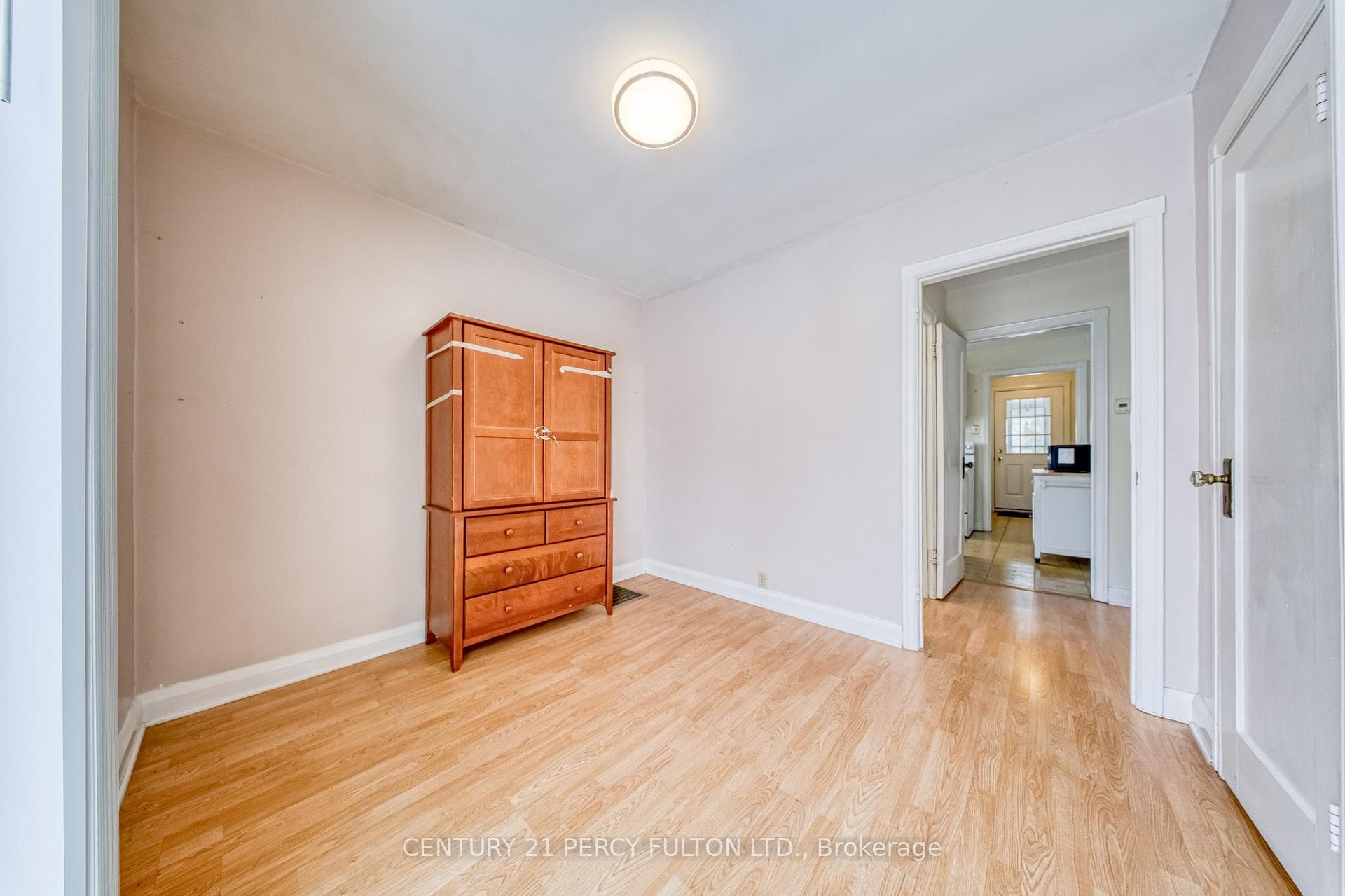 707 Athol Street photo 18
