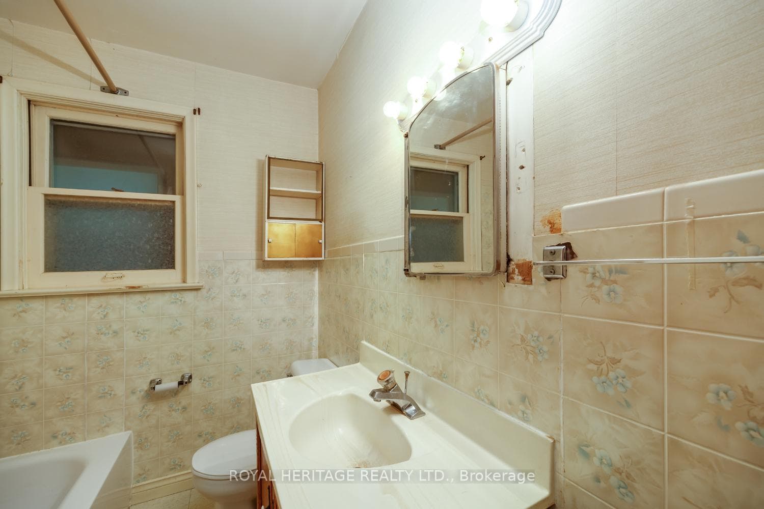 255 Meadow Road photo 13