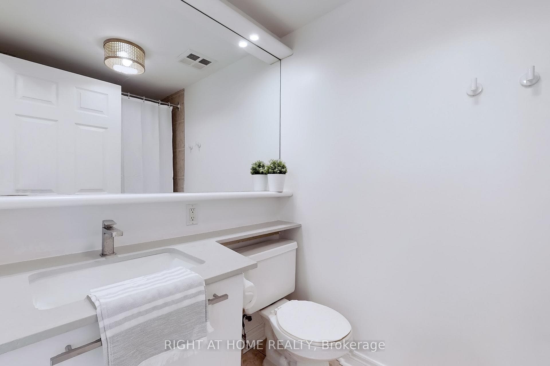55 Bloor Street Unit 1706 photo 12