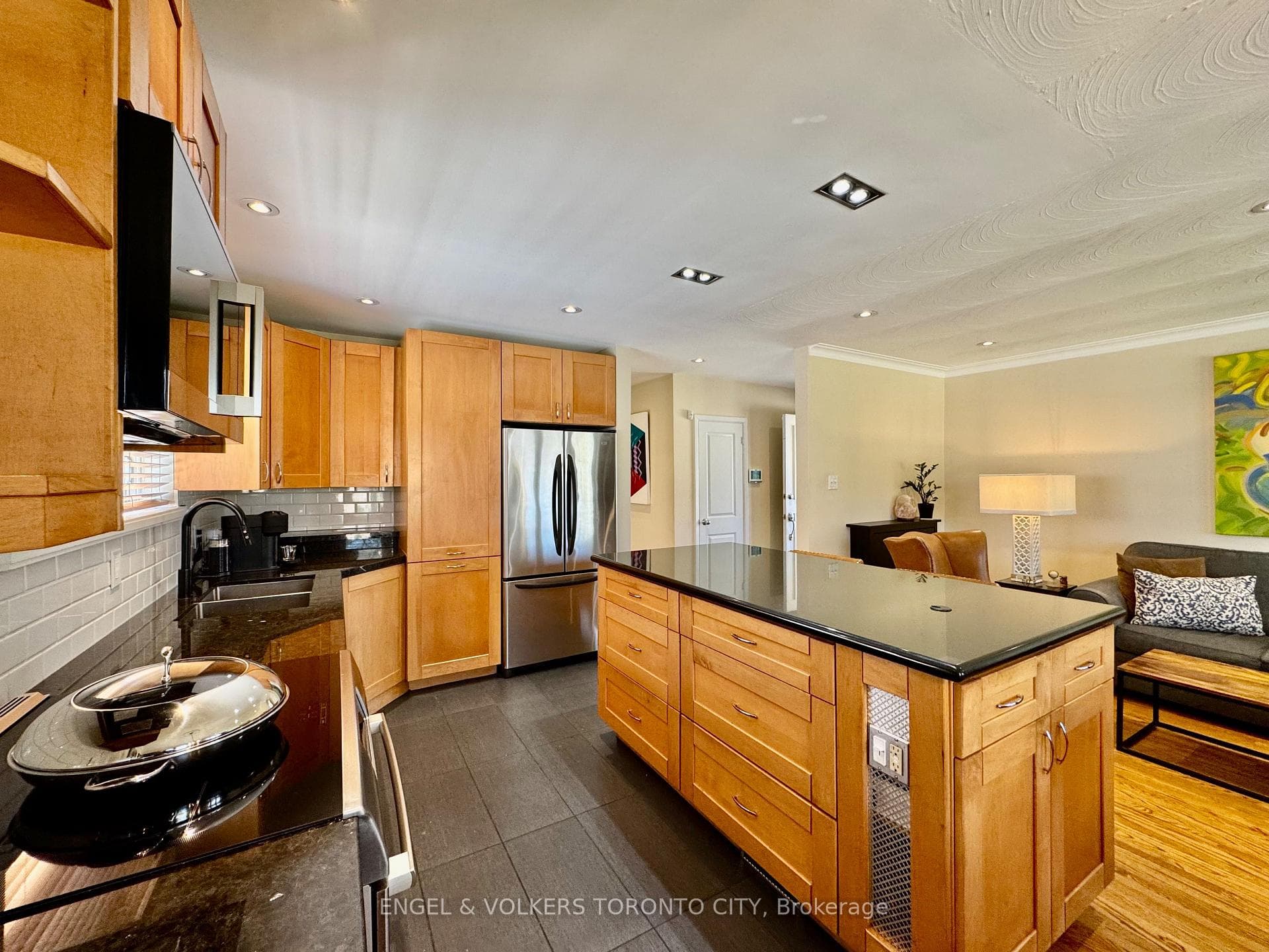 41 Paragon Road photo 8