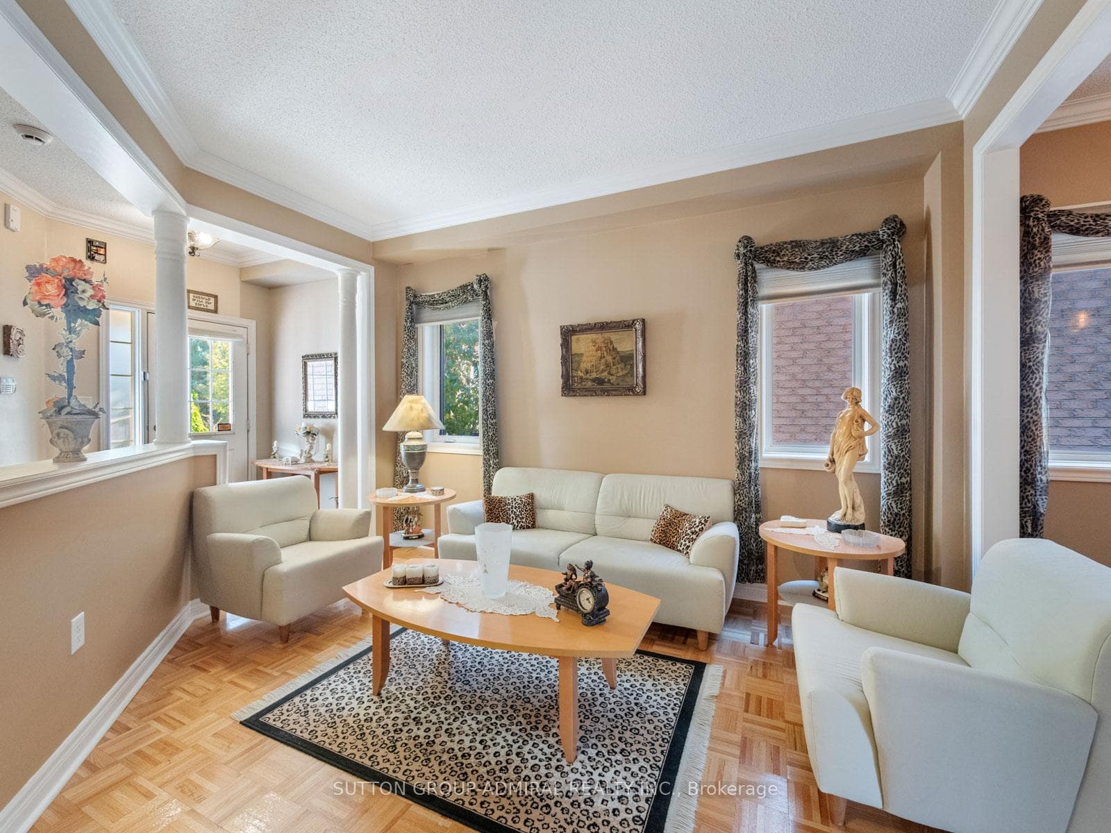 54 Golden Oak Avenue photo 4