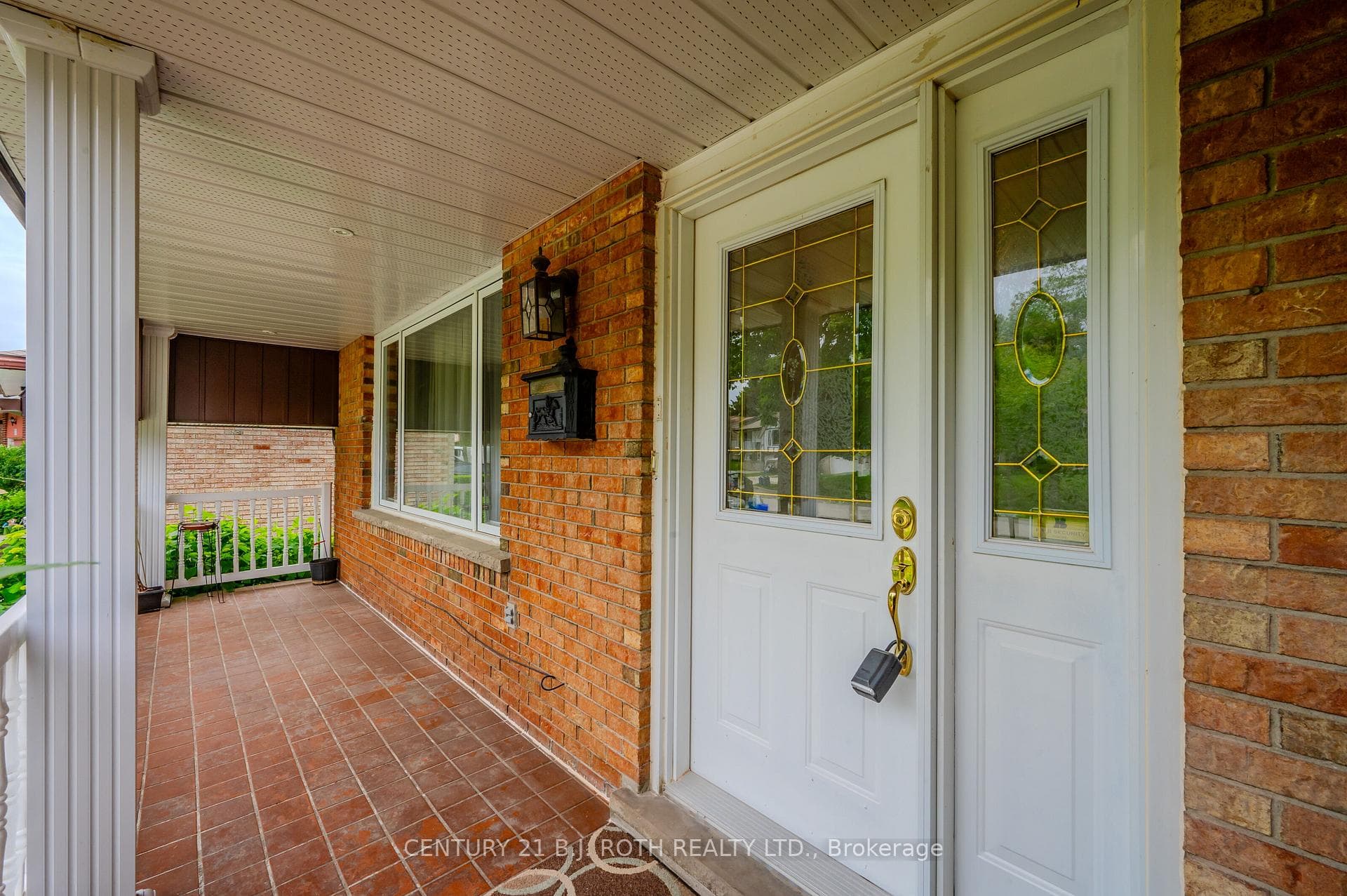 390 Lakeview Drive photo 3