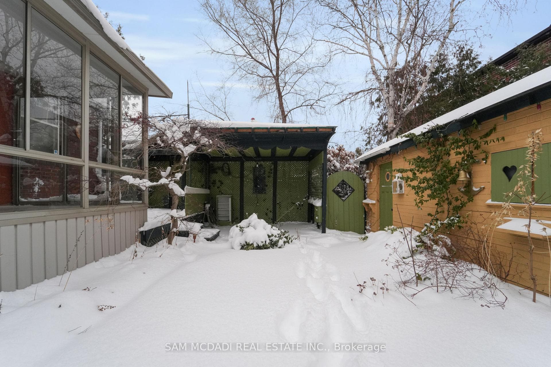 319 Cosburn Avenue photo 9
