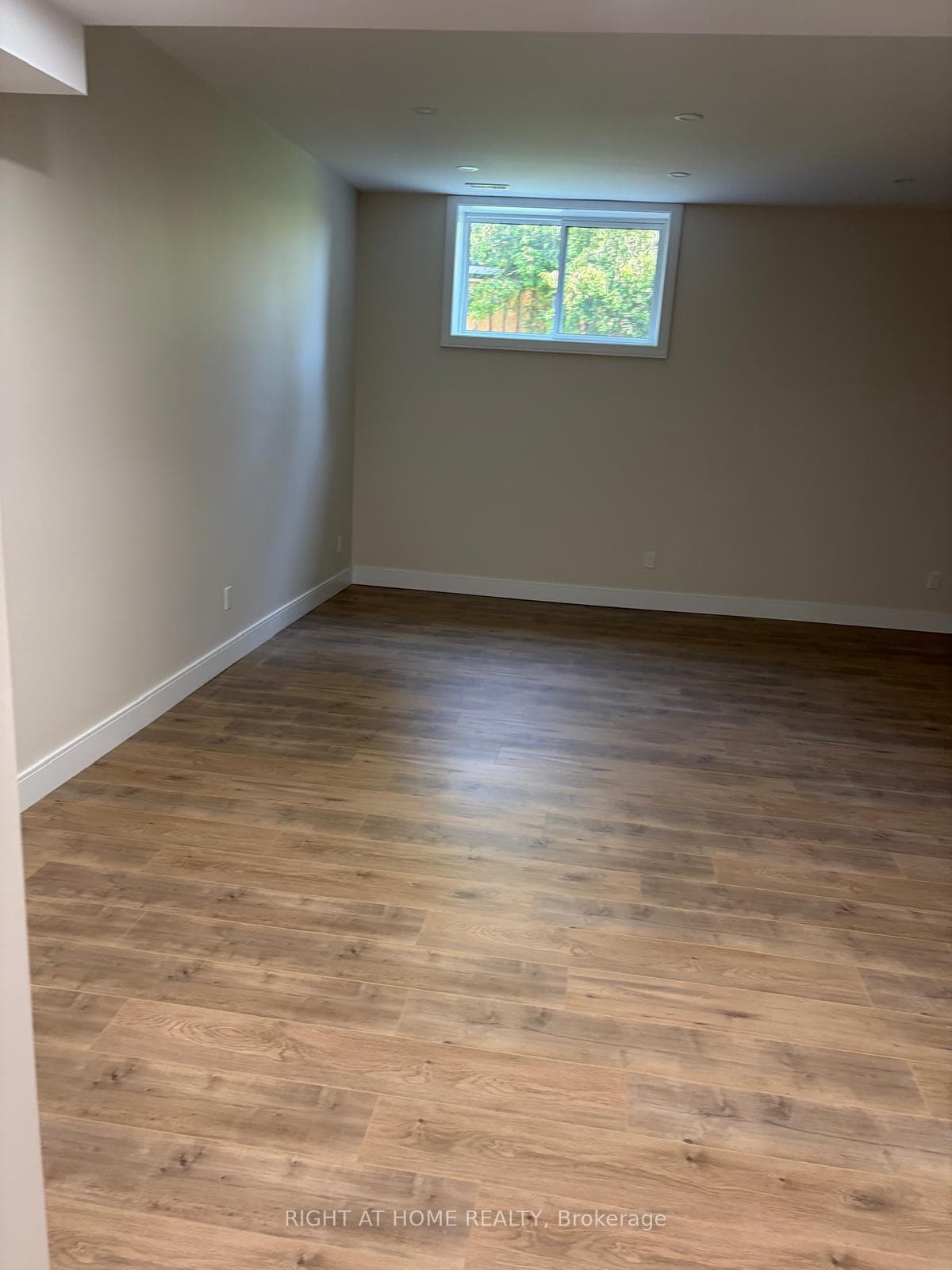 376 Mitchell Avenue photo 26