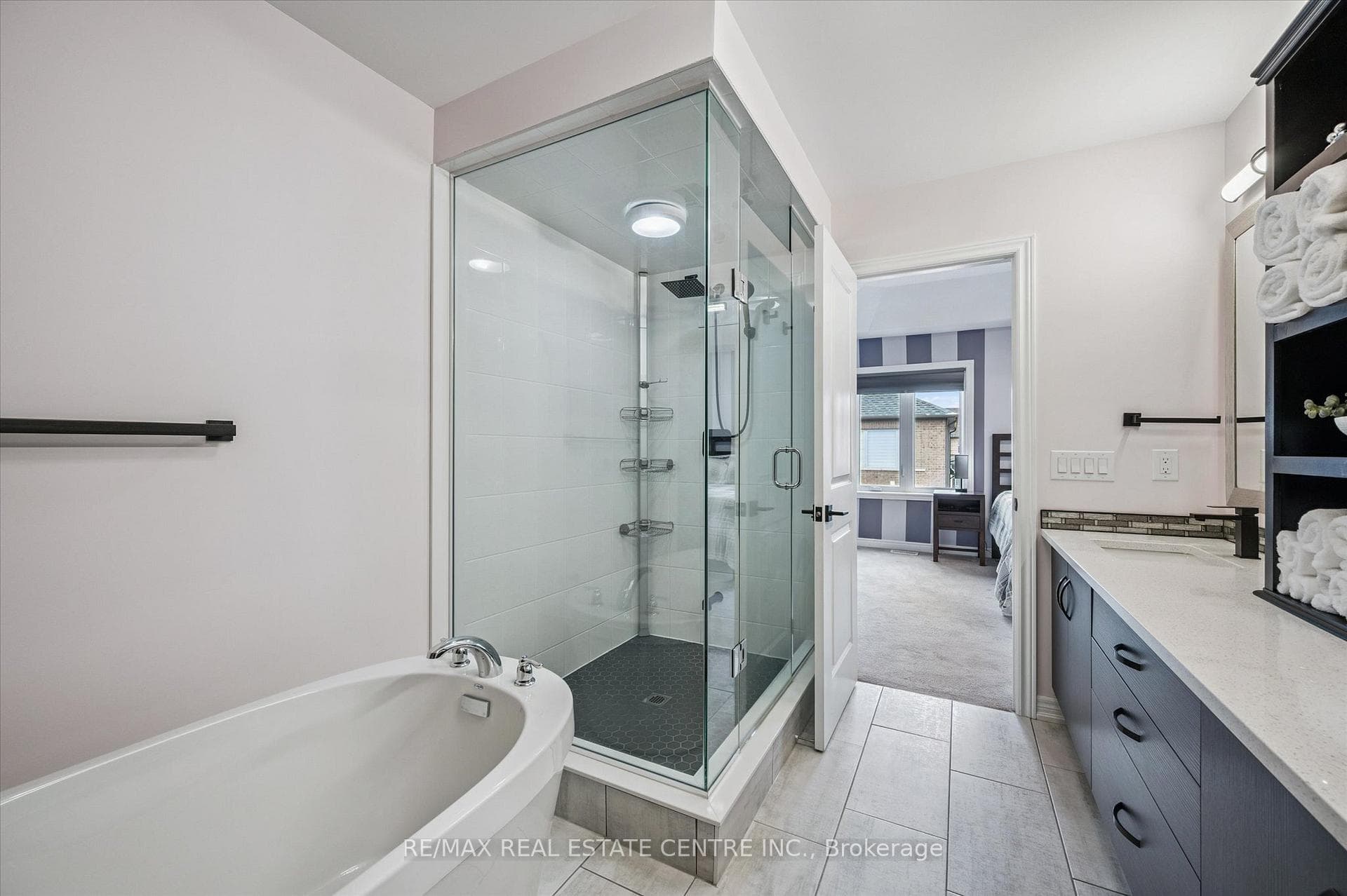 42 Stonehill Avenue photo 24