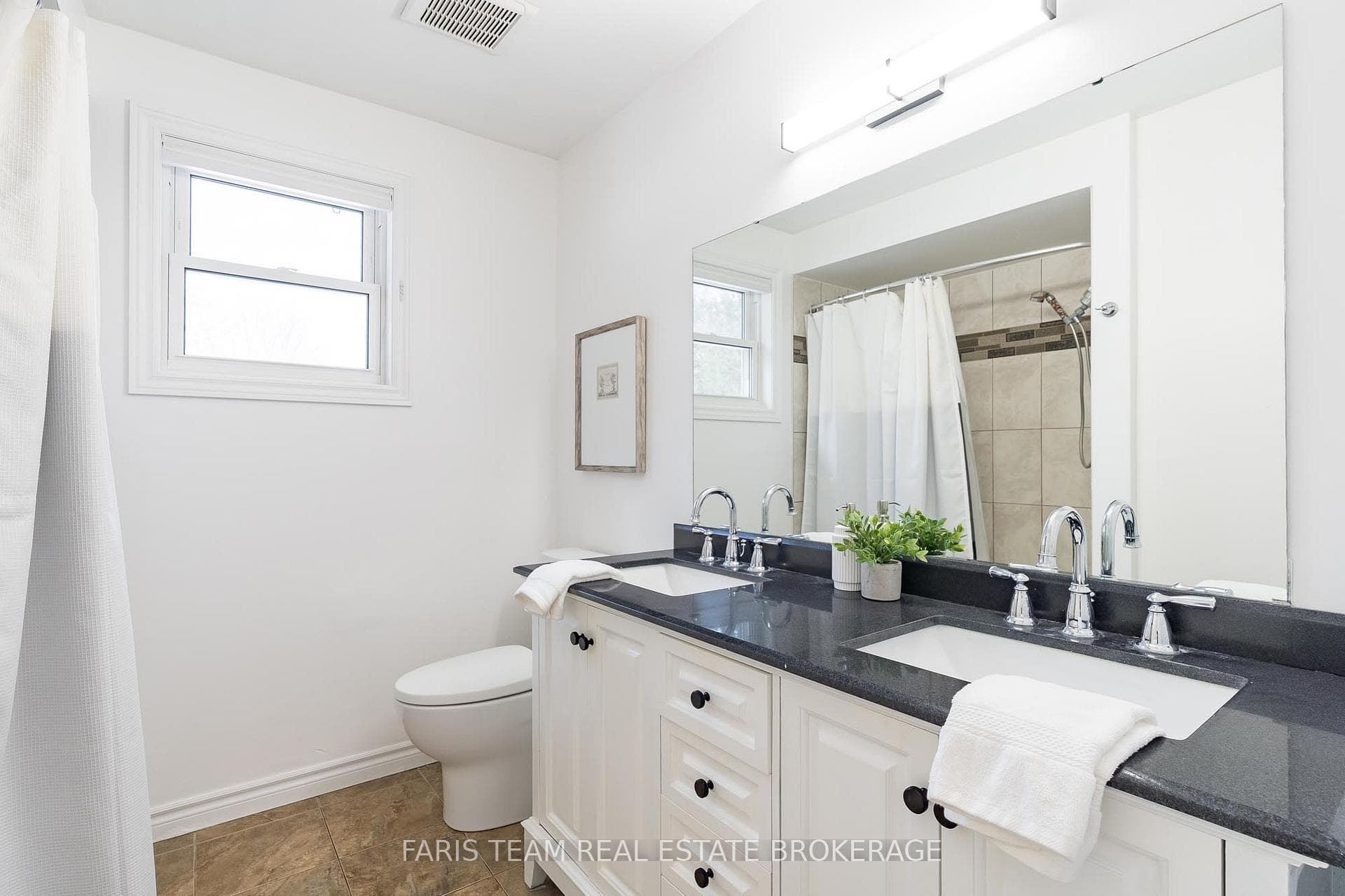 16 Wales Avenue photo 21