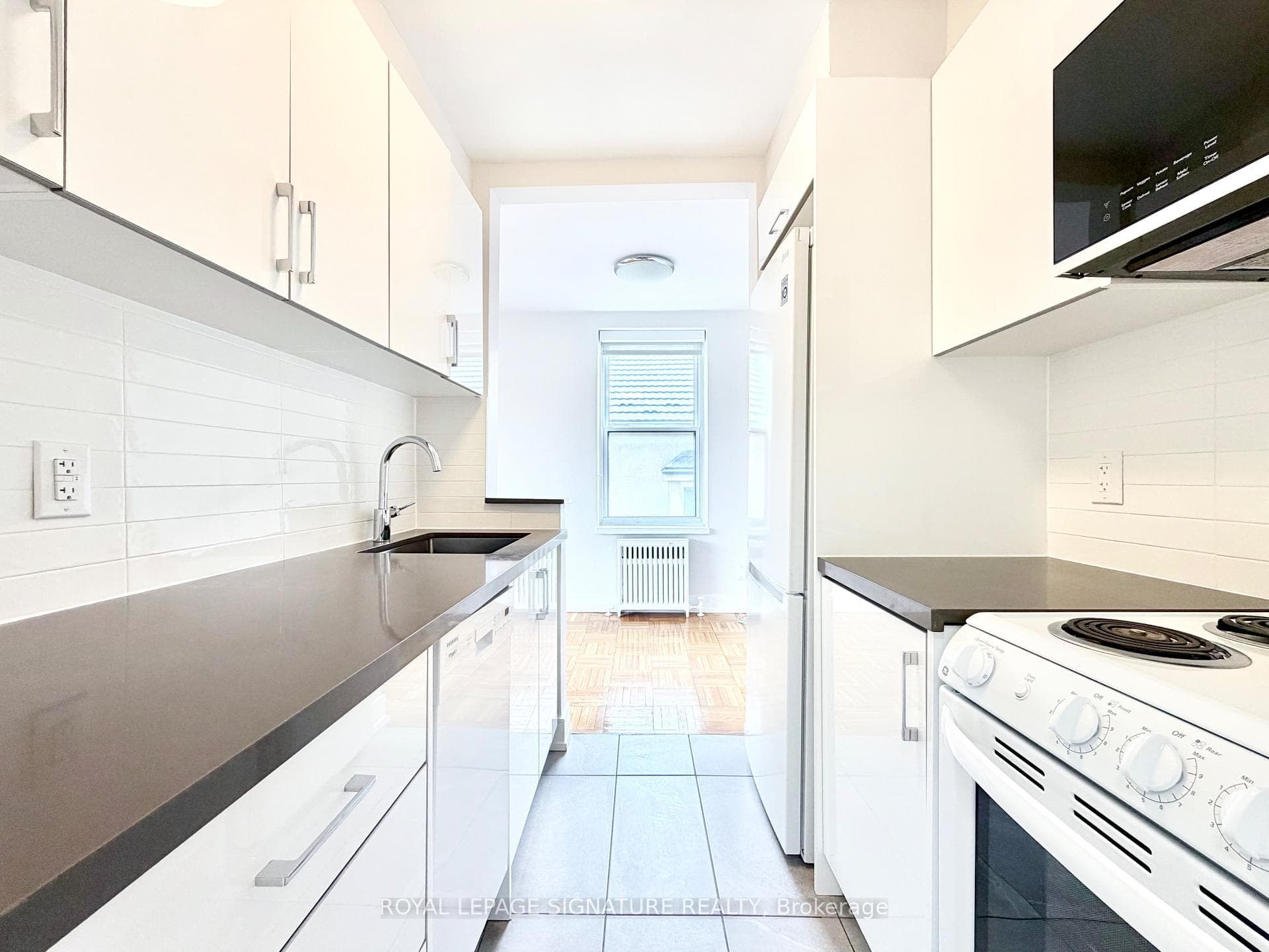 1545 Bathurst Street Unit 201 photo 2