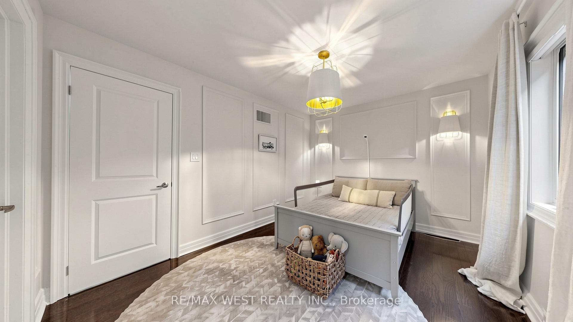 57 Alex Campbell Crescent photo 20