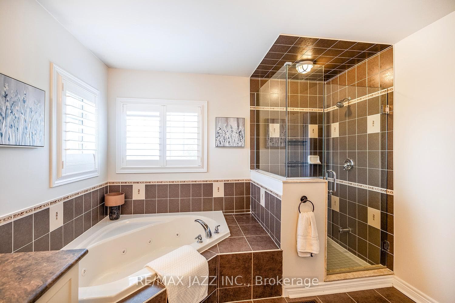 217 Glenabbey Drive photo 24