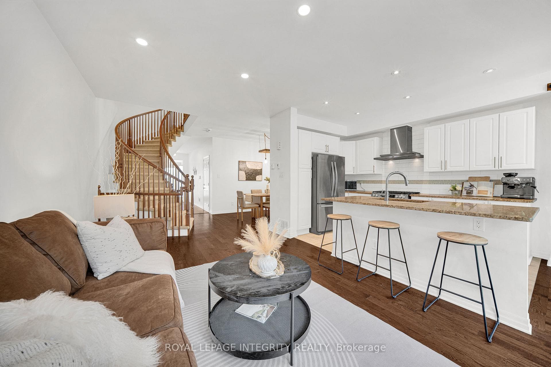 114 Hawkeswood Drive photo 13