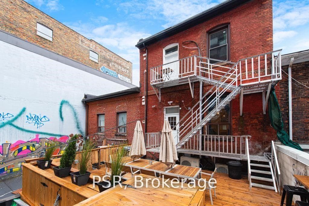 631 Queen Street Unit 2 photo 5