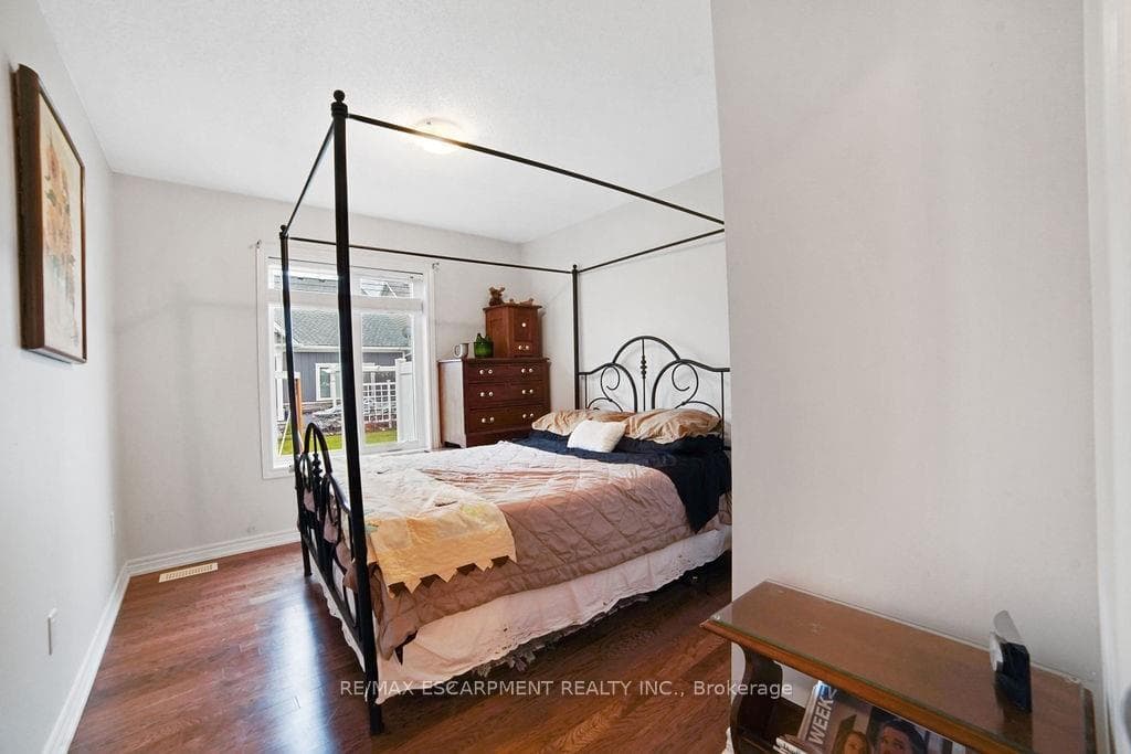 11 Gamble Lane photo 26
