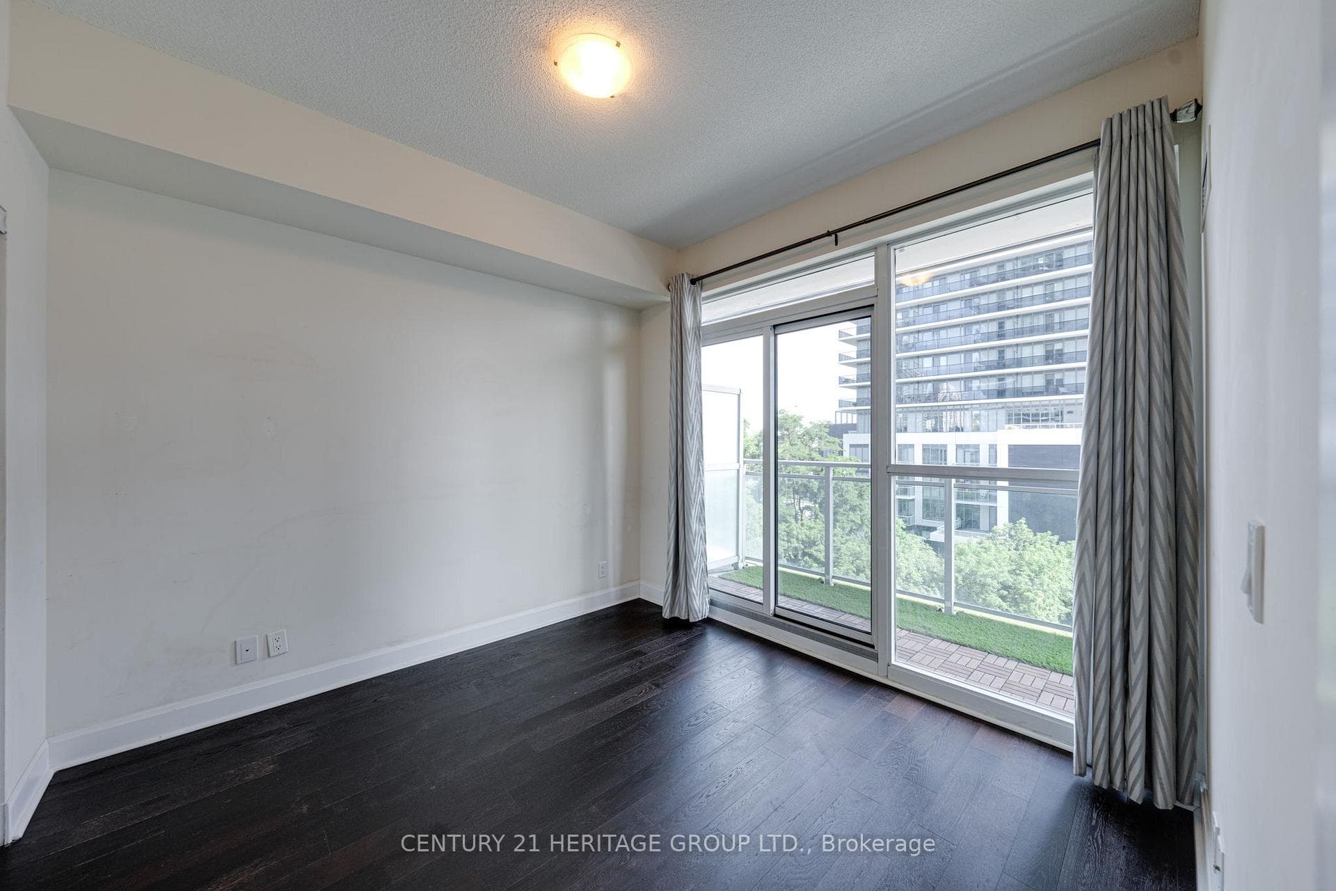 33 Shore Breeze Drive Unit 407 photo 18