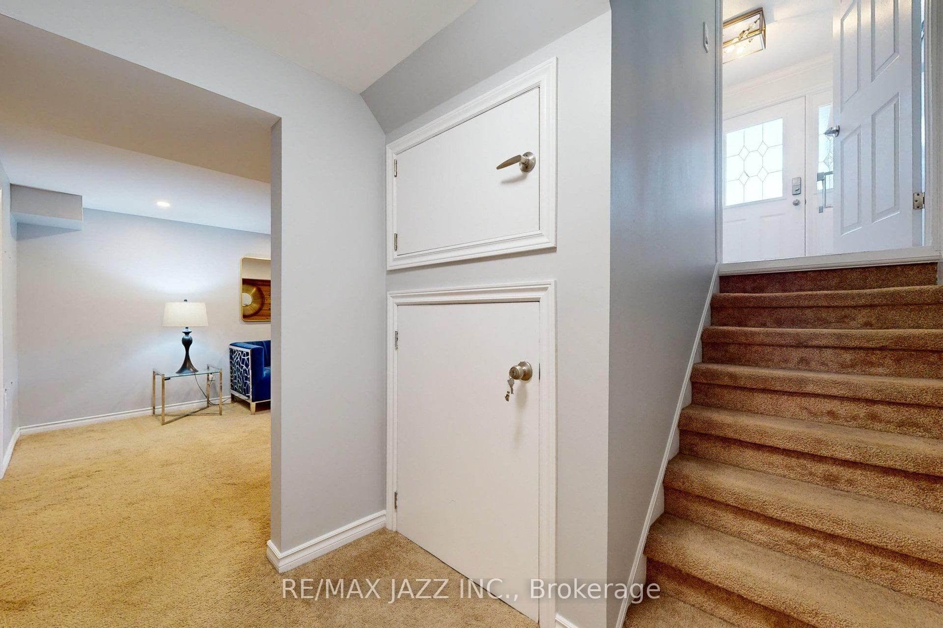 119 Lawrence Crescent photo 35