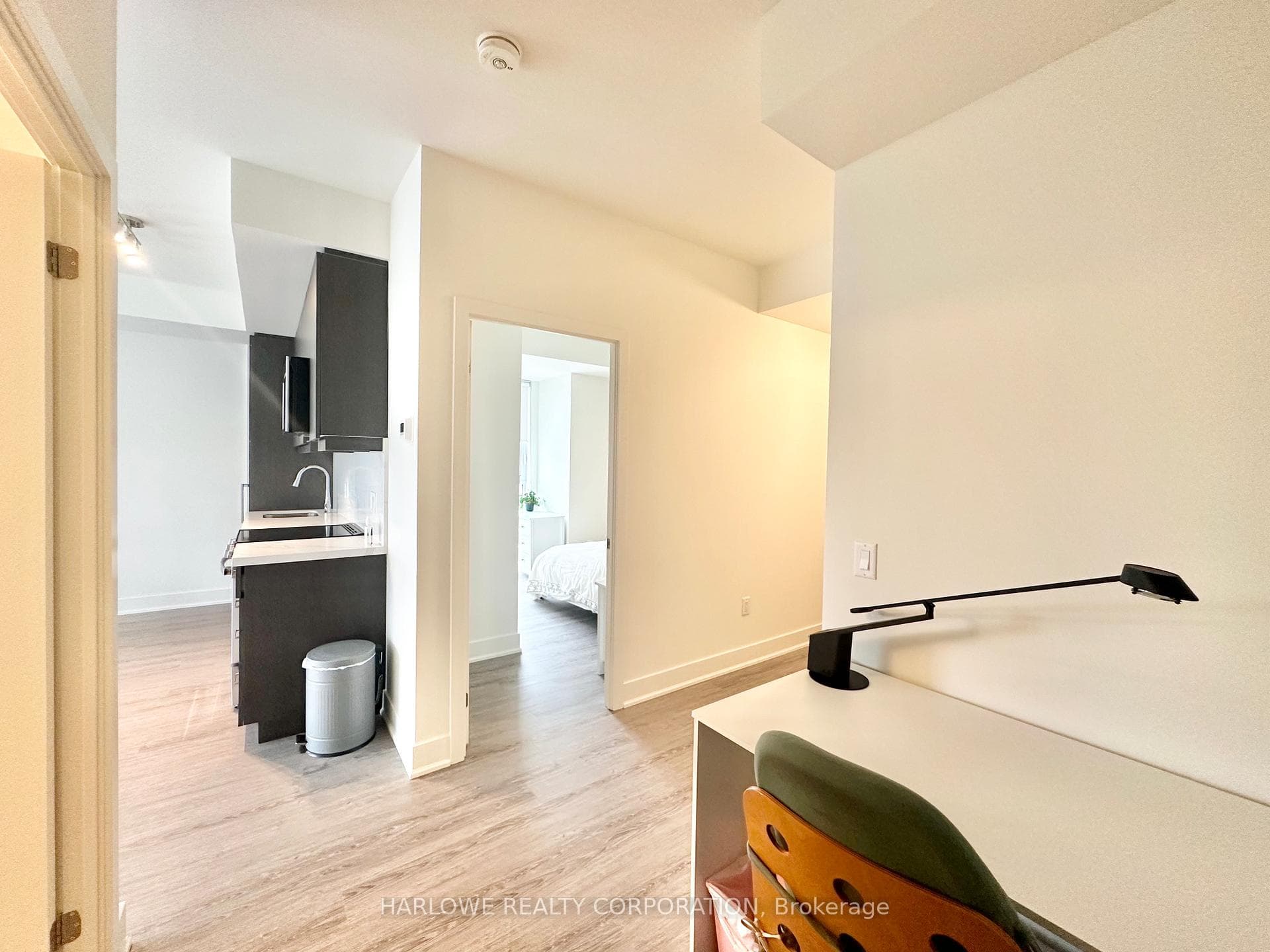 185 Deerfield Road Unit 1303 photo 9
