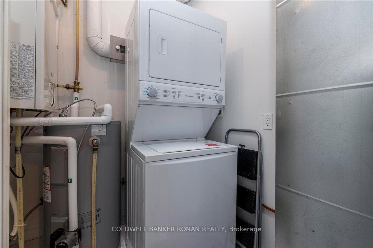 69 Boyne Street Unit 310 photo 20
