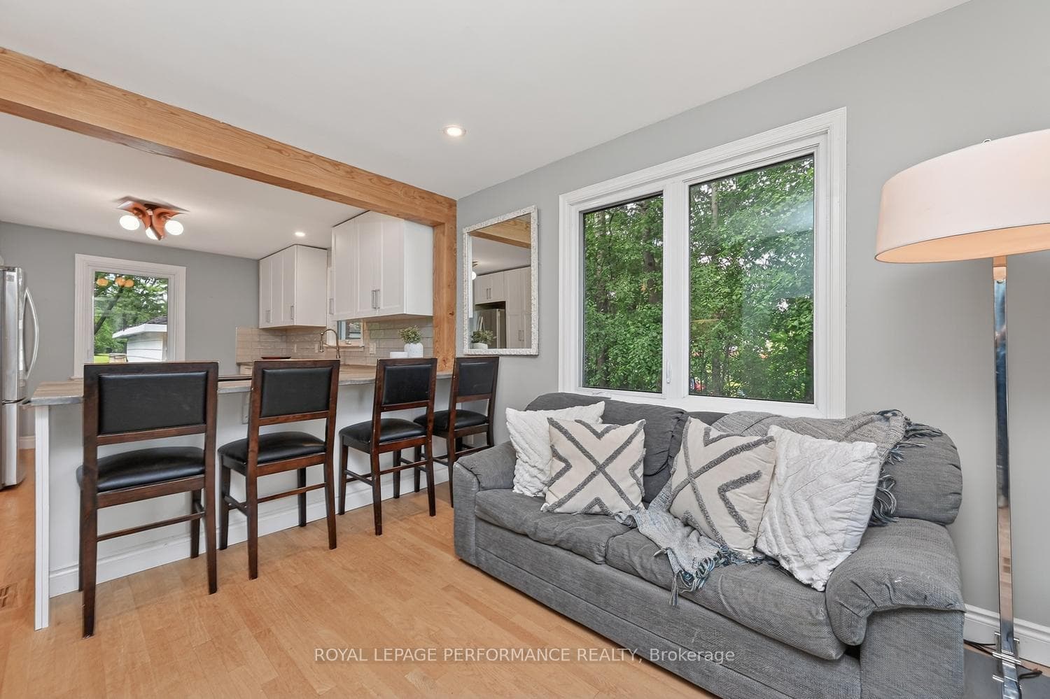 Family room/ Breakfast nook