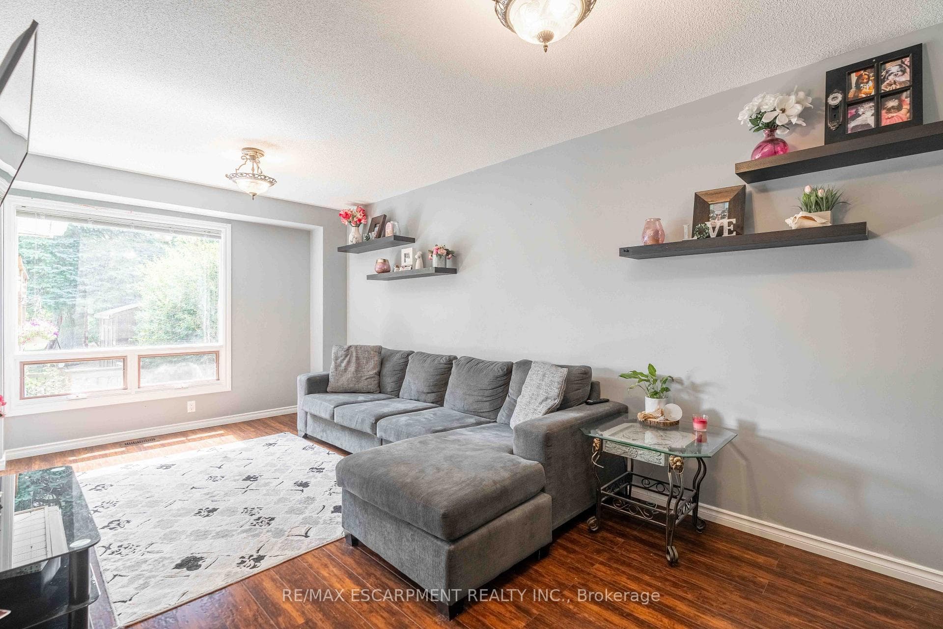 54 SELKIRK Street photo 15