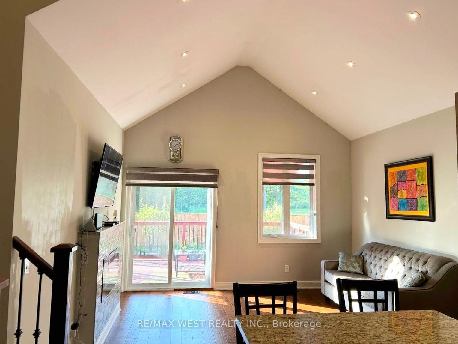 69 Peterson Street photo 12