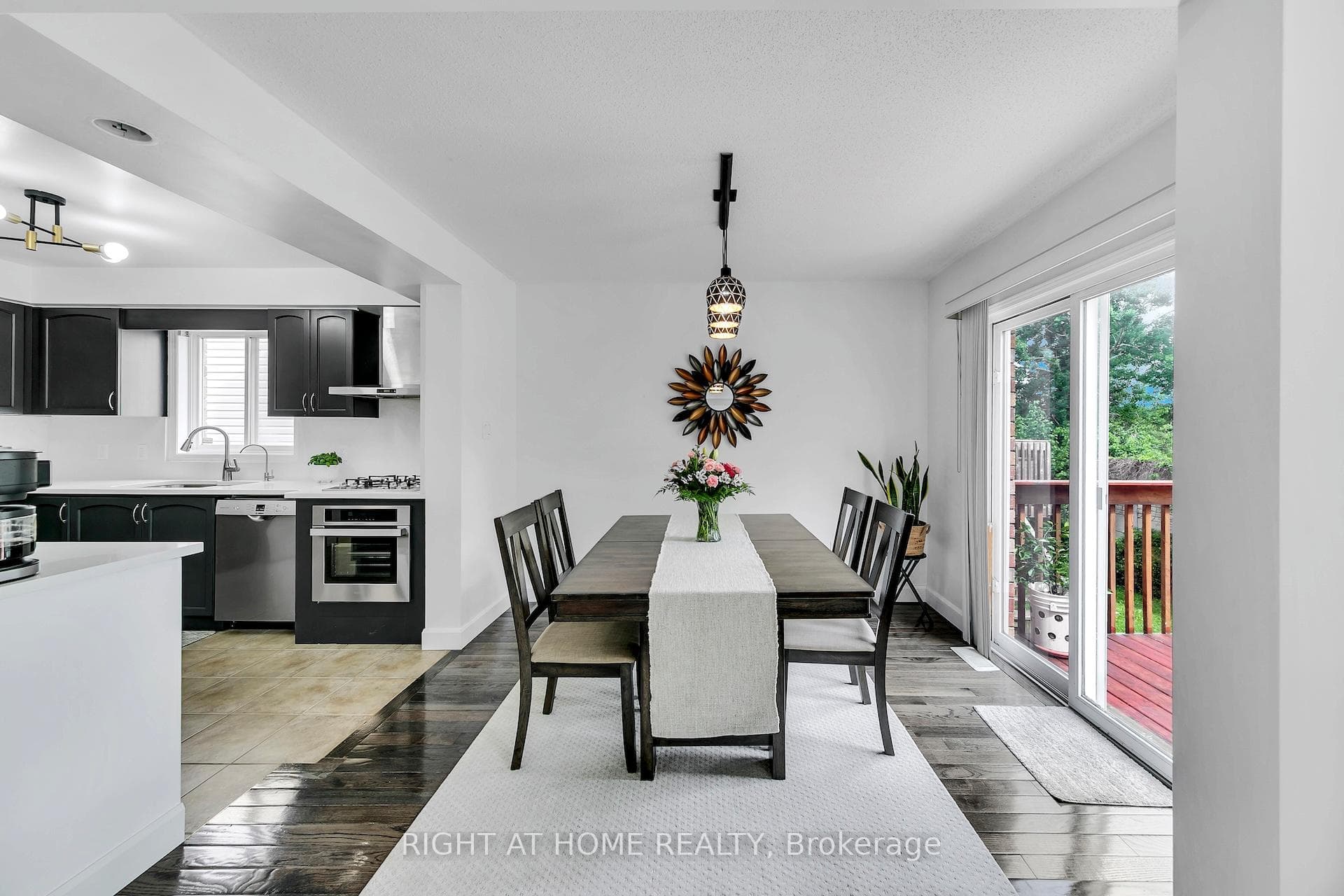 77 Milson Crescent photo 12