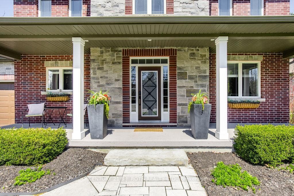 12 Lloyd Cook Drive photo 3