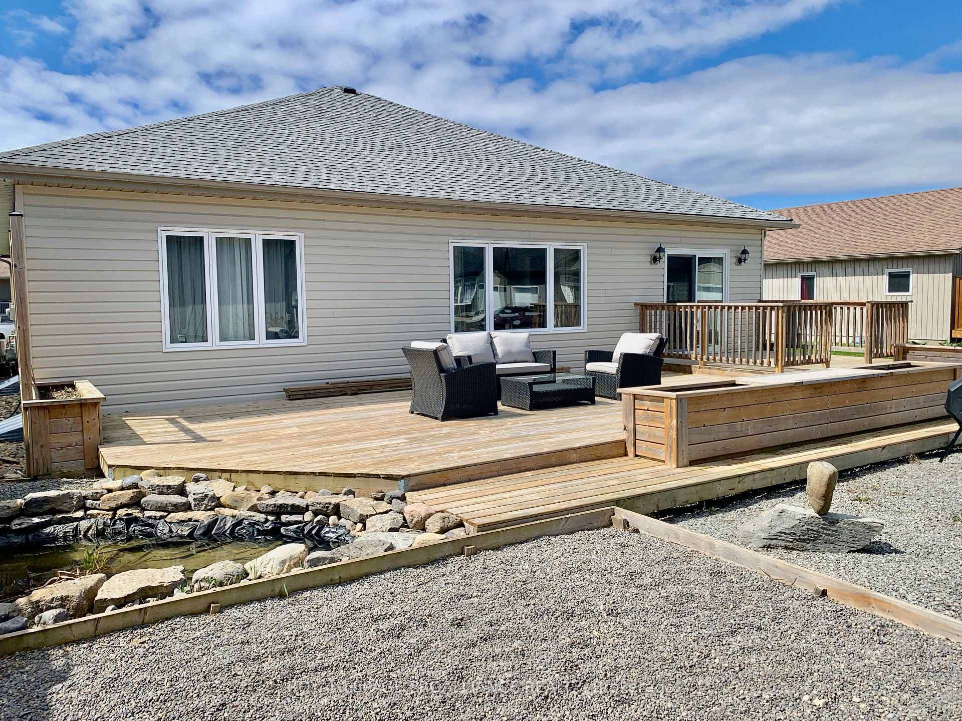 54 Jasper Avenue photo 5