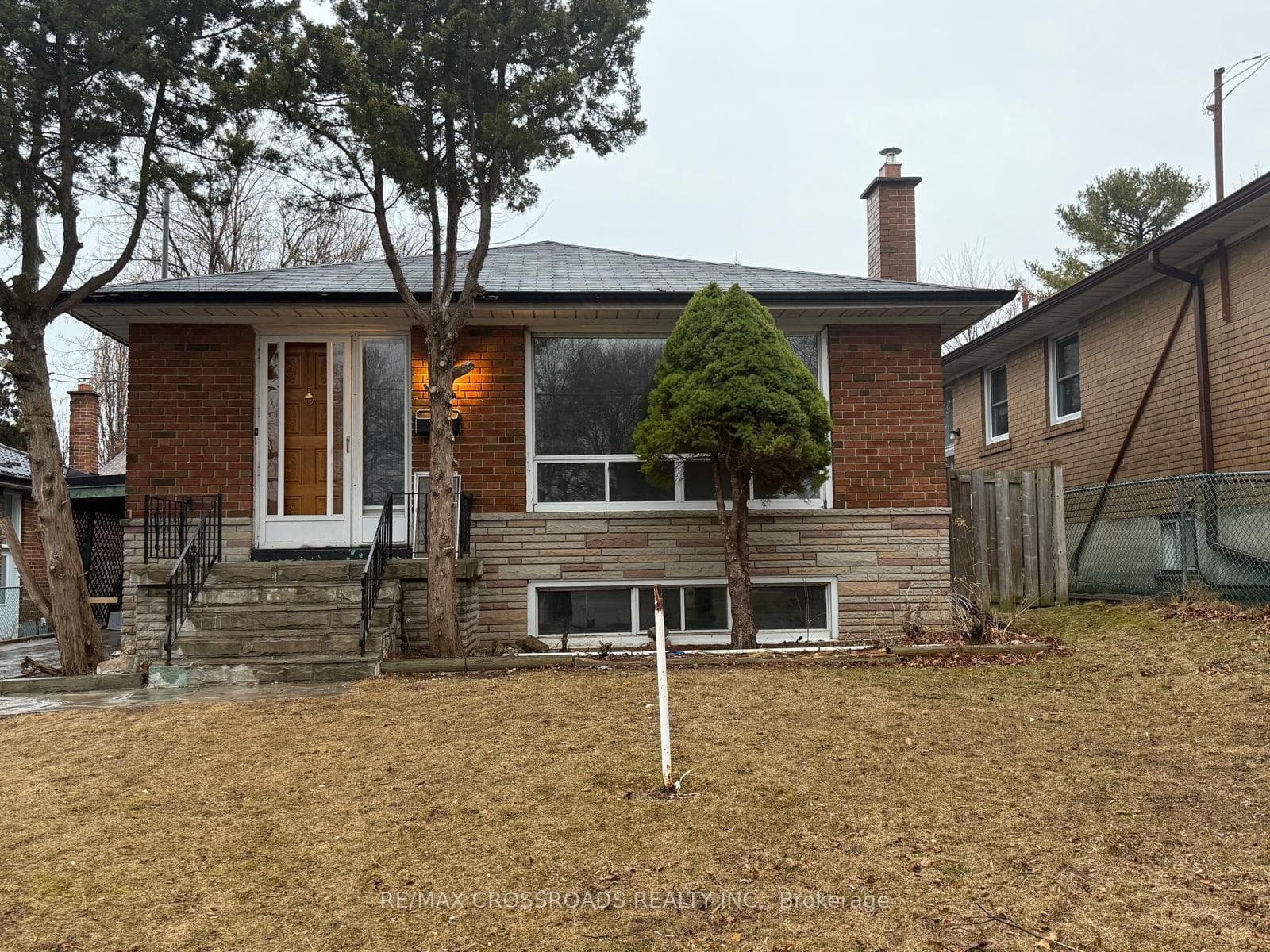 113 Confederation Drive photo 1