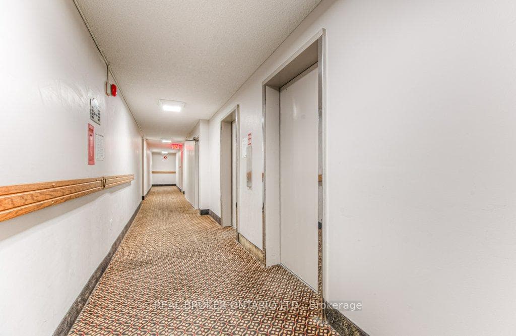 375 King Street Unit 1002 photo 36