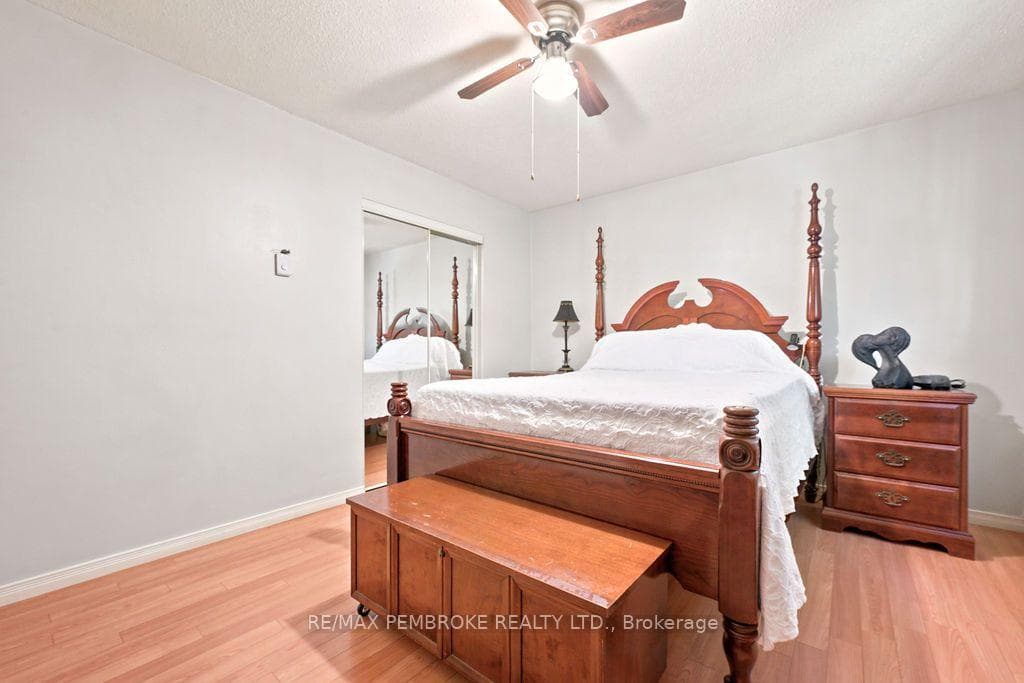 1656 Beachburg Road photo 22