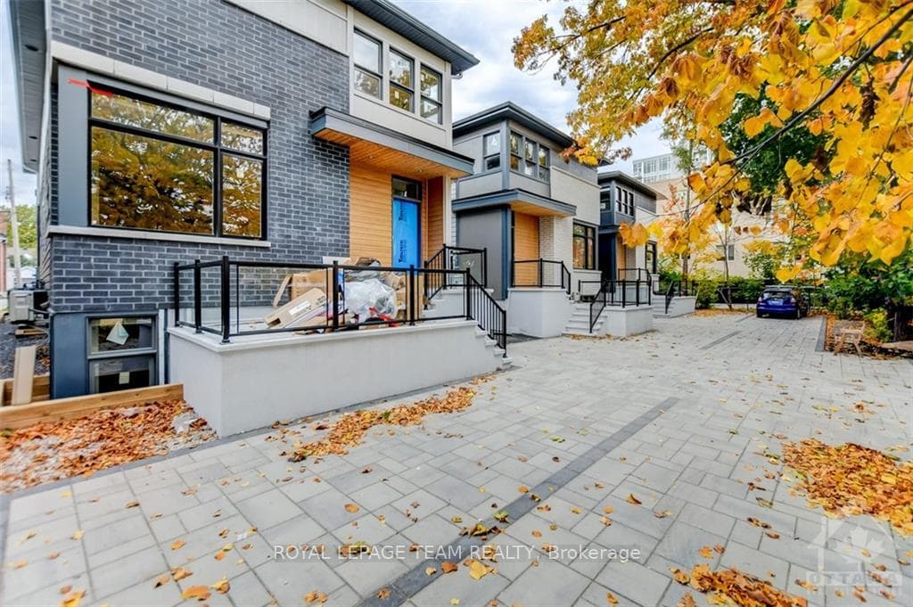 415 TWEEDSMUIR Avenue Unit A photo 22
