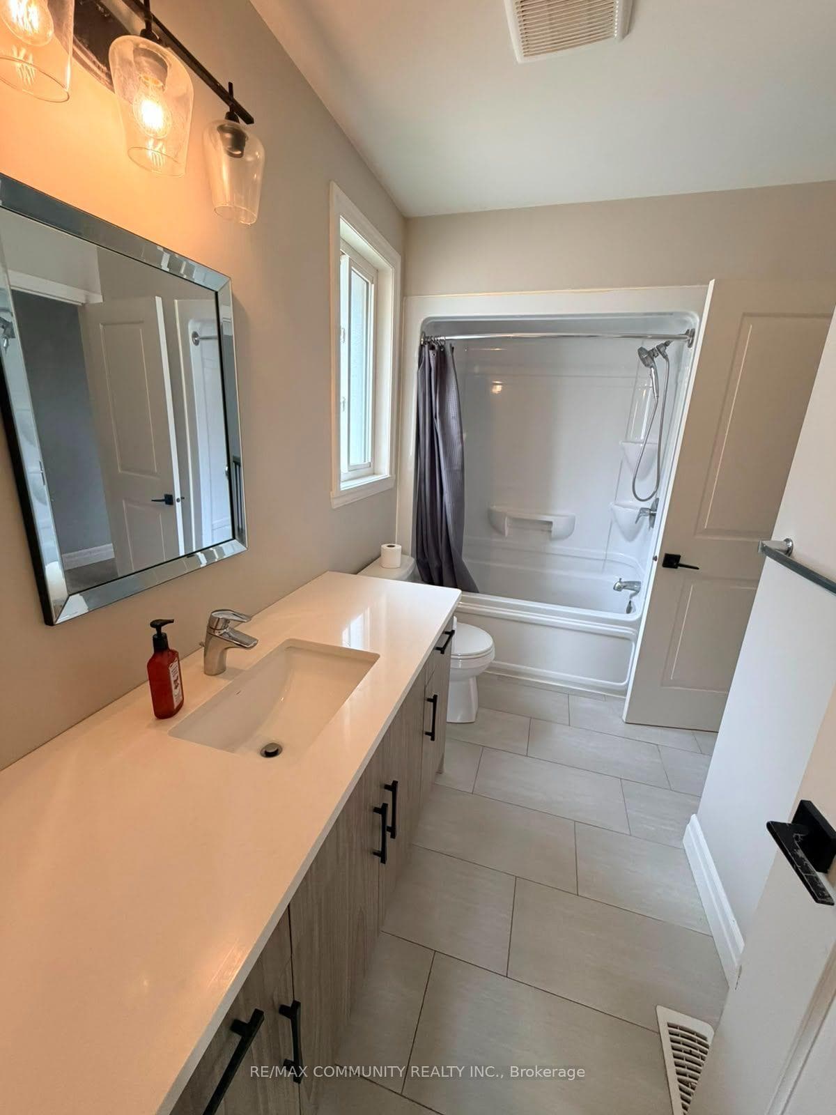 32 Cattail Crescent photo 17