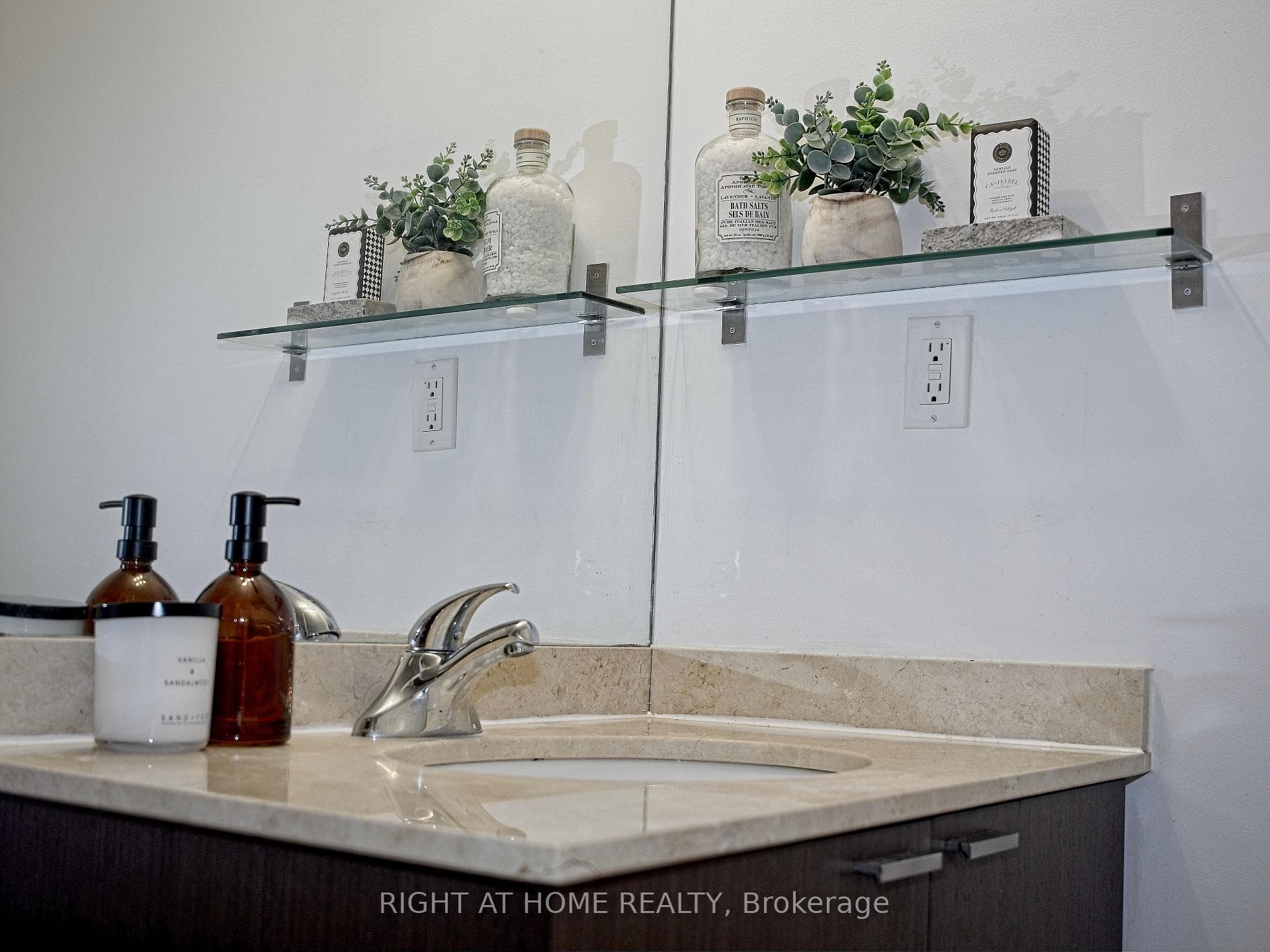 35 Hayden Street Unit 1606 photo 6